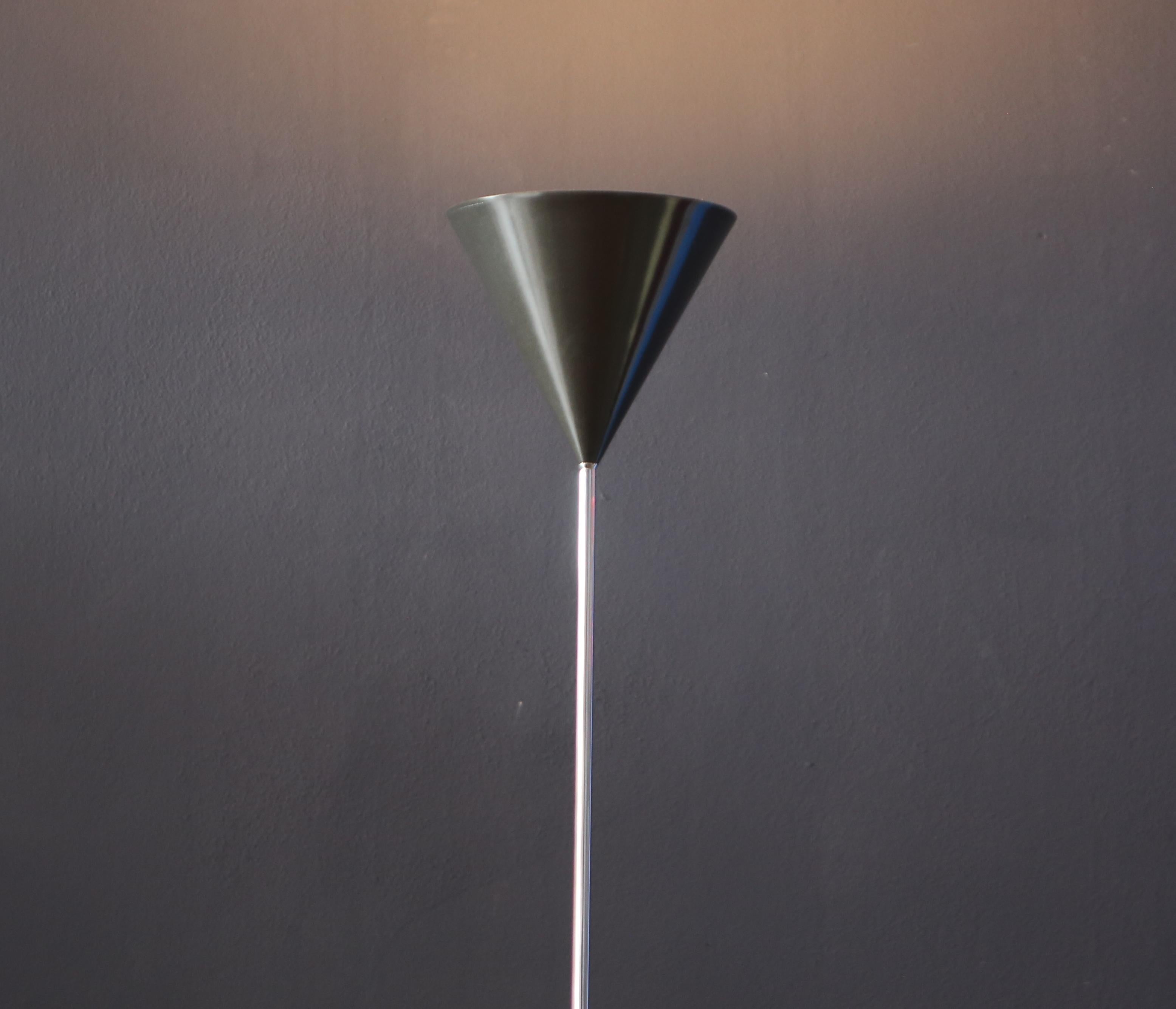 Minimalist Luigi Caccia Dominioni  Funnel floor lamp  modell (LTE5) for azucena. For Sale