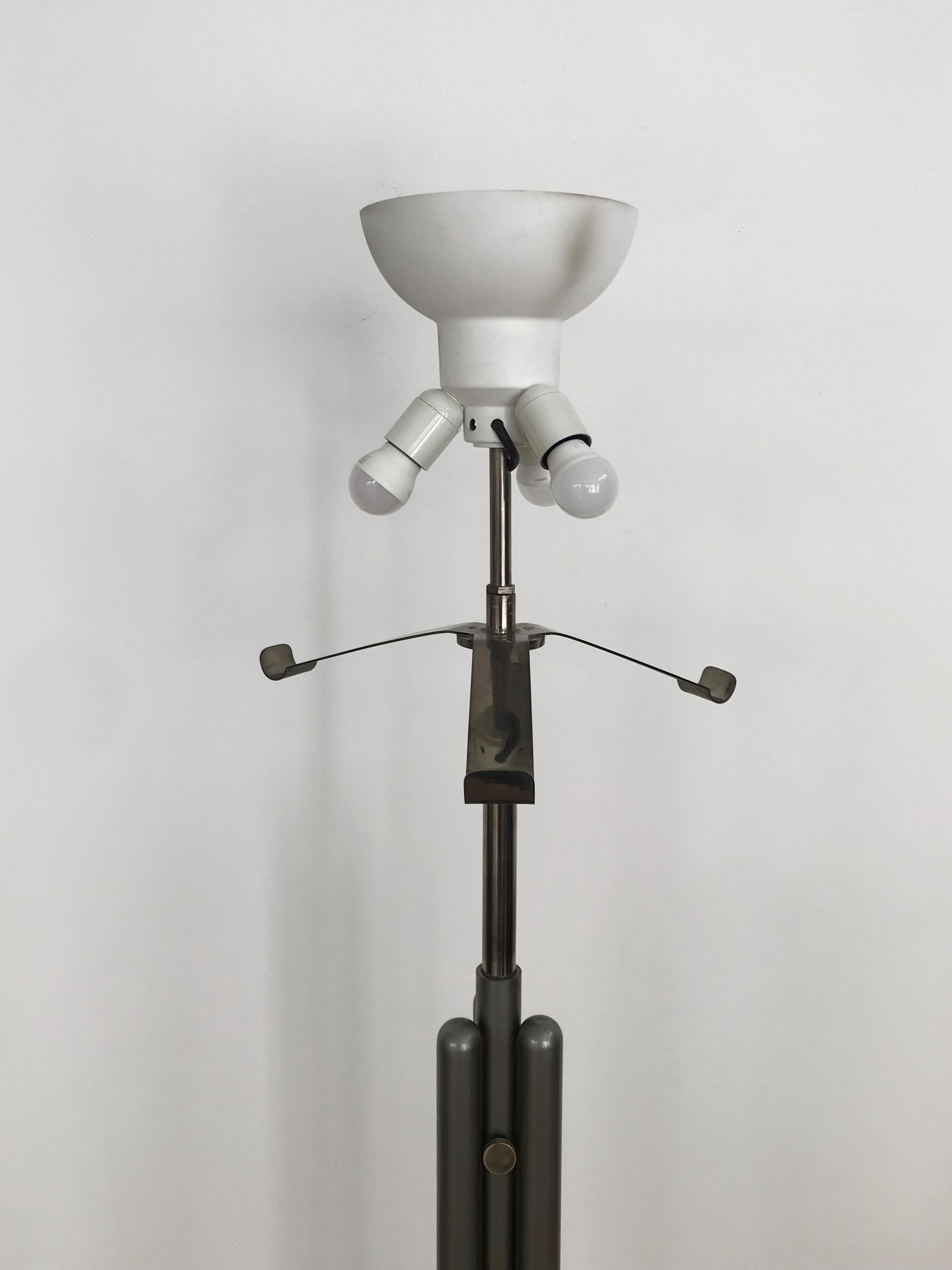 Italienische Luigi Caccia Dominioni-Stehlampe „Porcino Terra“ für Azucena, 1960er Jahre im Angebot 4