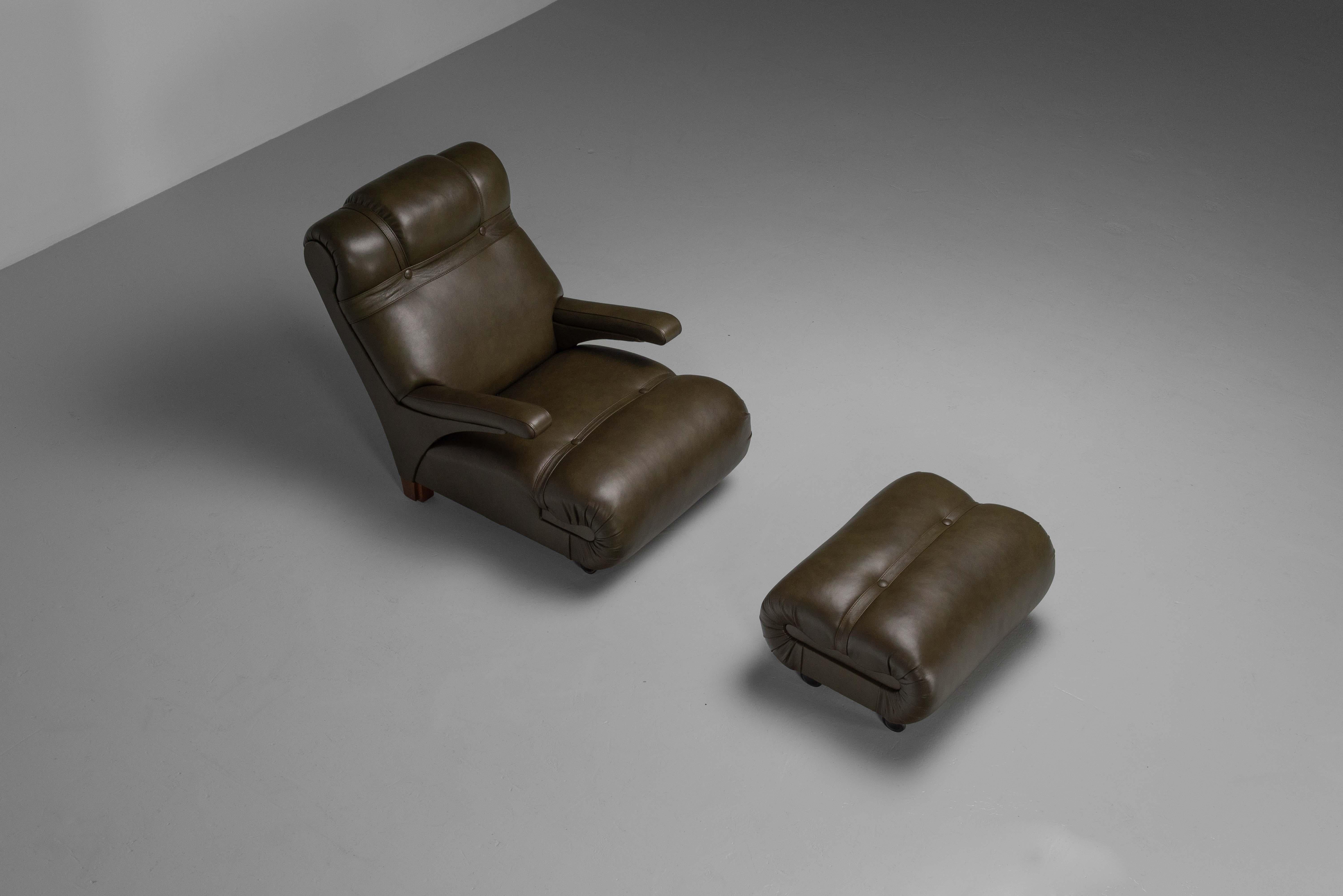 Luigi Caccia Dominioni lounge chair Azucena Italy 1962 For Sale 5