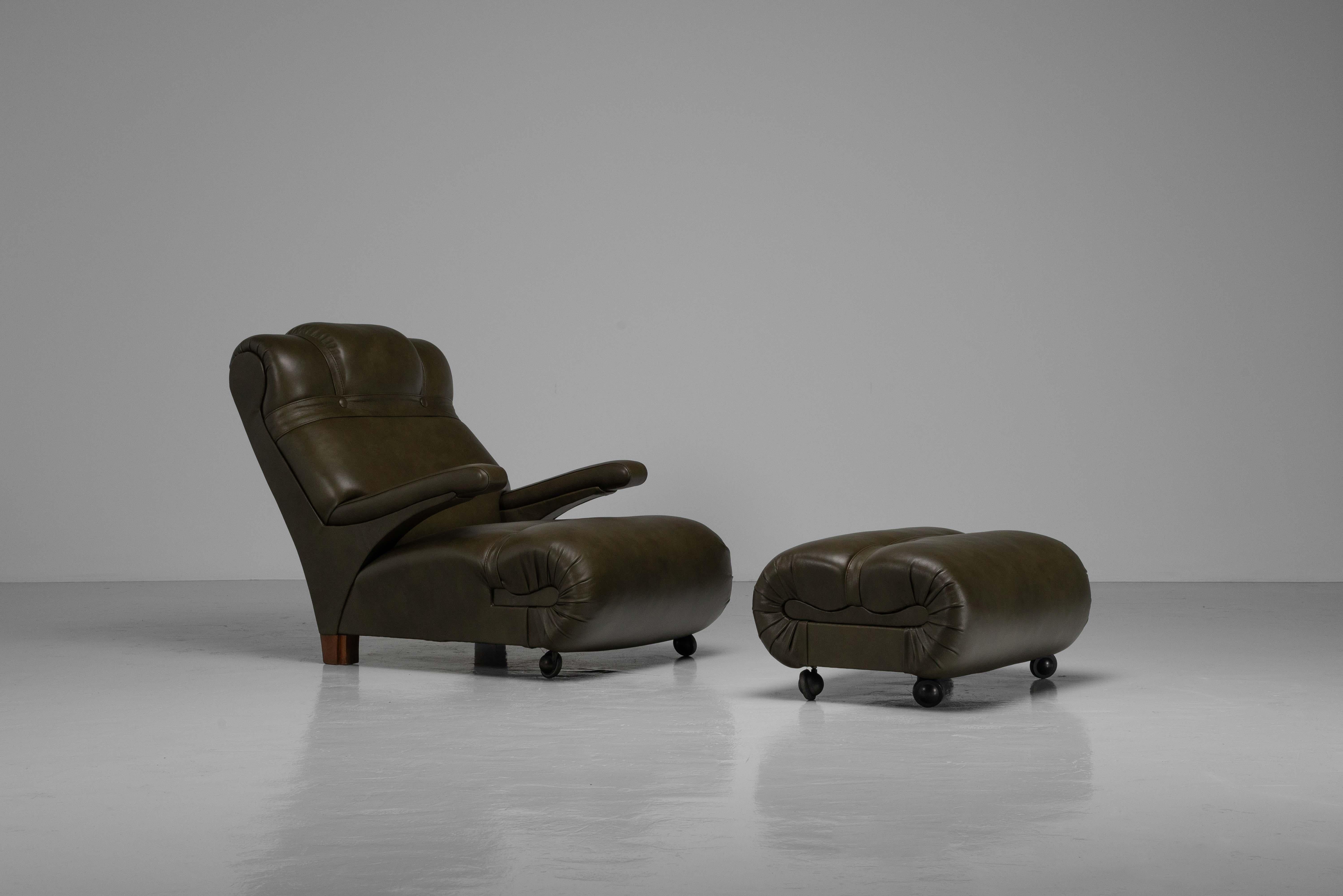 Mid-Century Modern Luigi Caccia Dominioni lounge chair Azucena Italy 1962 For Sale