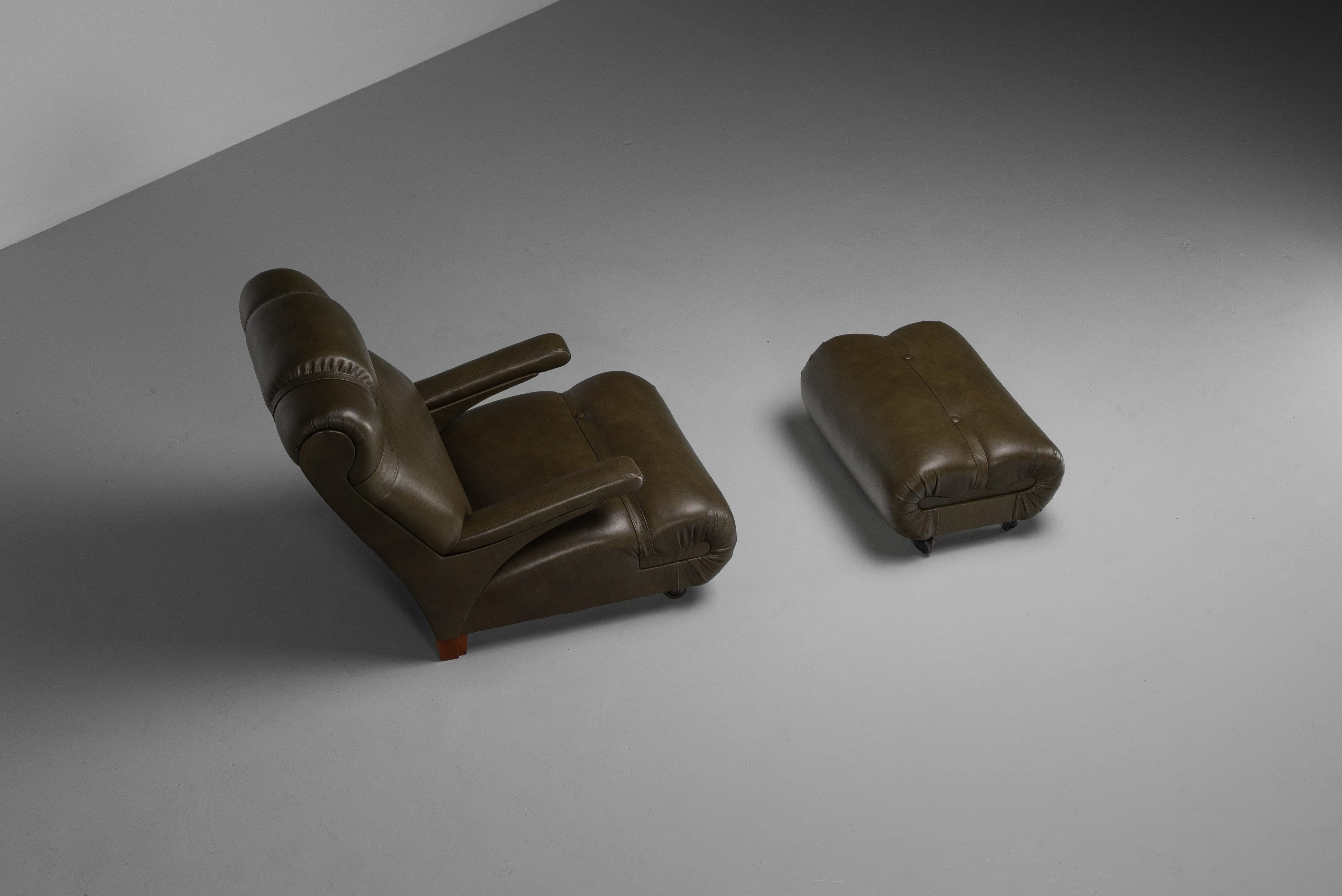 Leather Luigi Caccia Dominioni lounge chair Azucena Italy 1962 For Sale