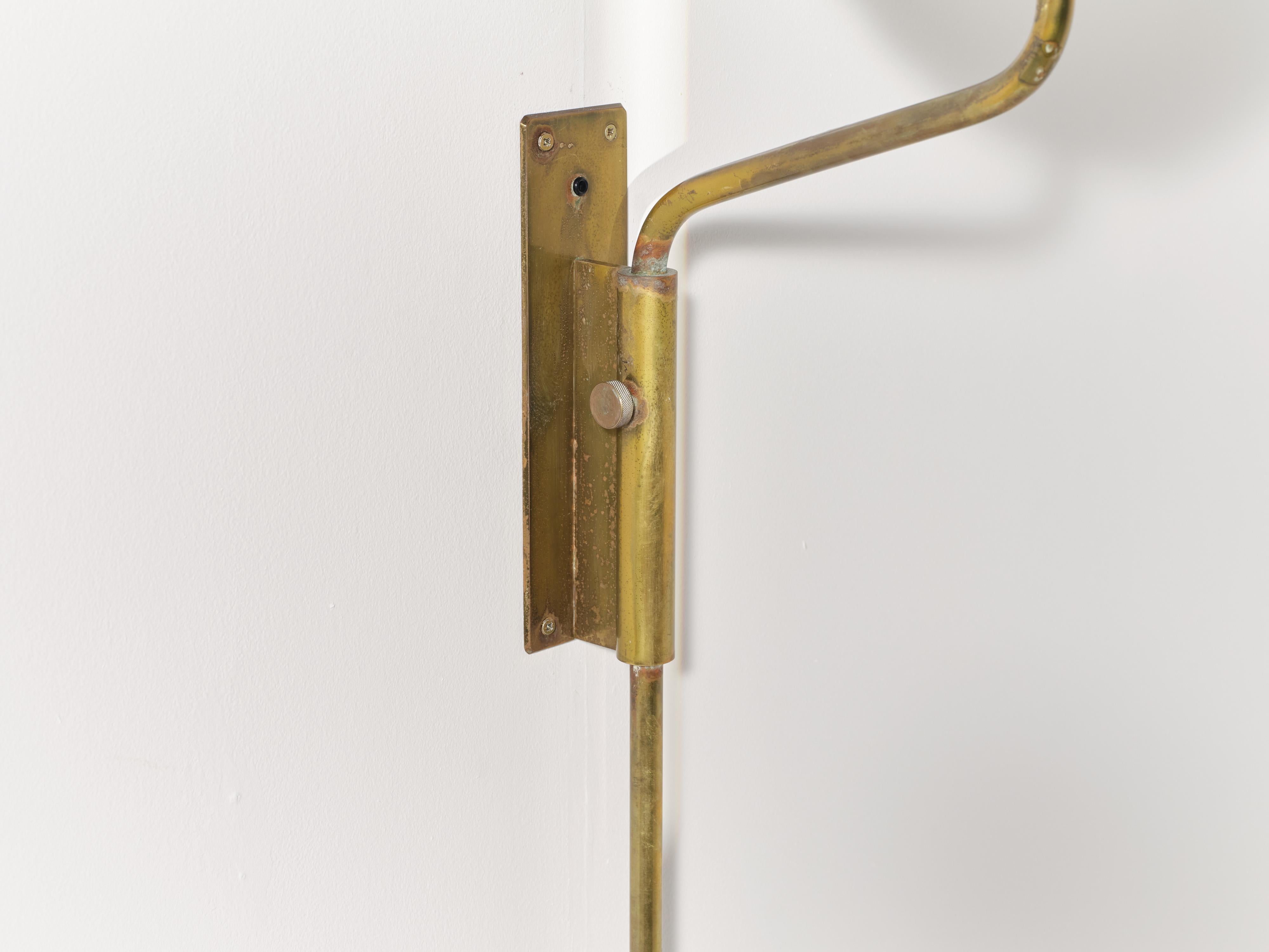 Luigi Caccia Dominioni LP11 / Lámpara de pared Pallone, Azucena, Italia, años 50 Latón en venta