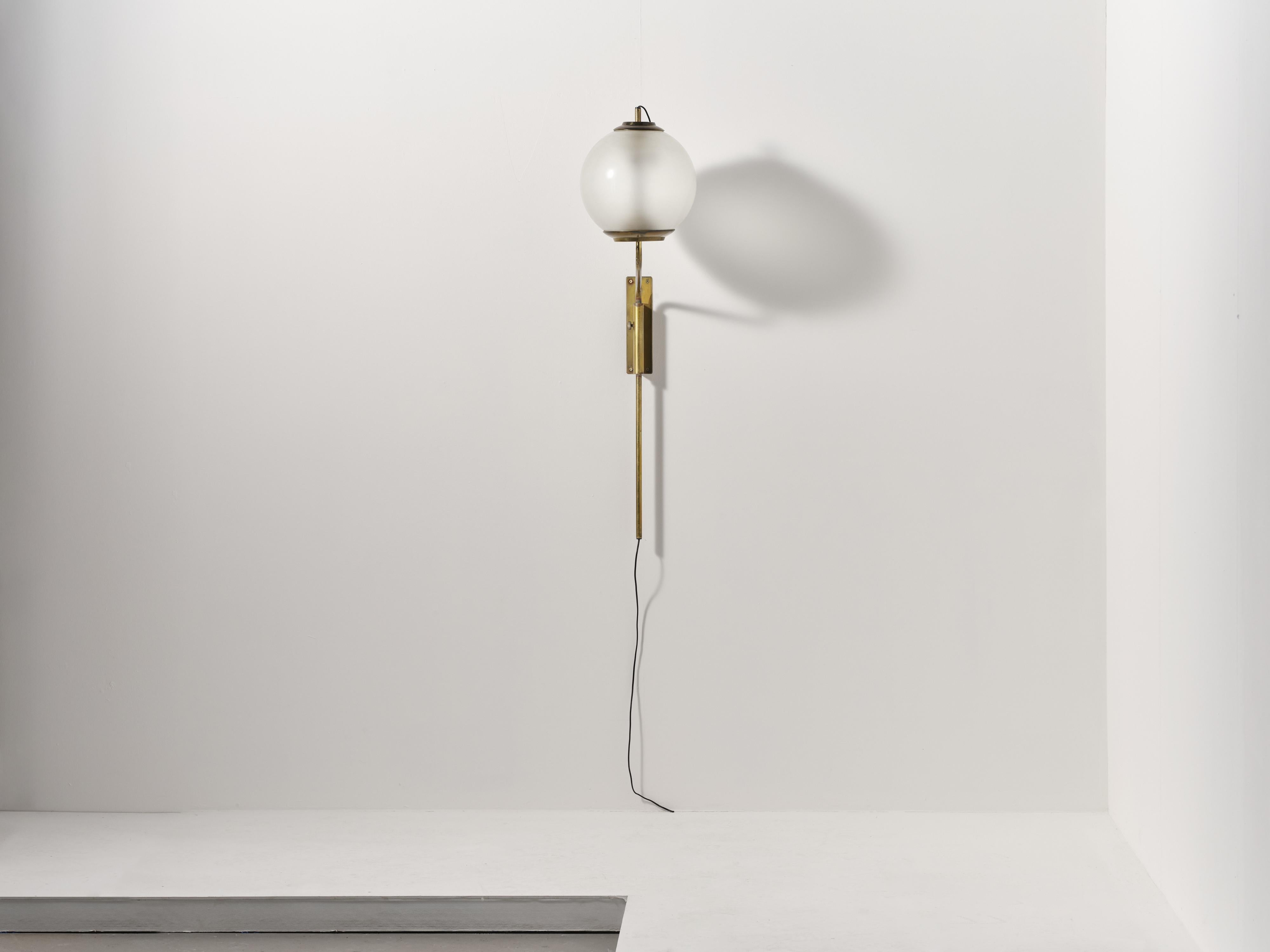 Luigi Caccia Dominioni LP11 / Lámpara de pared Pallone, Azucena, Italia, años 50 en venta 2