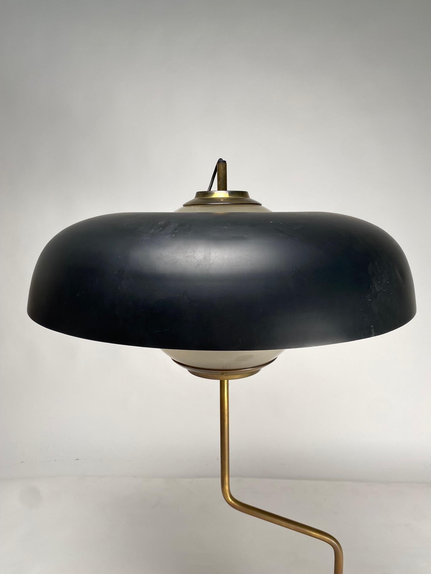 Luigi Caccia Dominioni Monumental Mikado table lamp (Brass Version)  Italy, 1960 In Good Condition For Sale In Argelato, BO