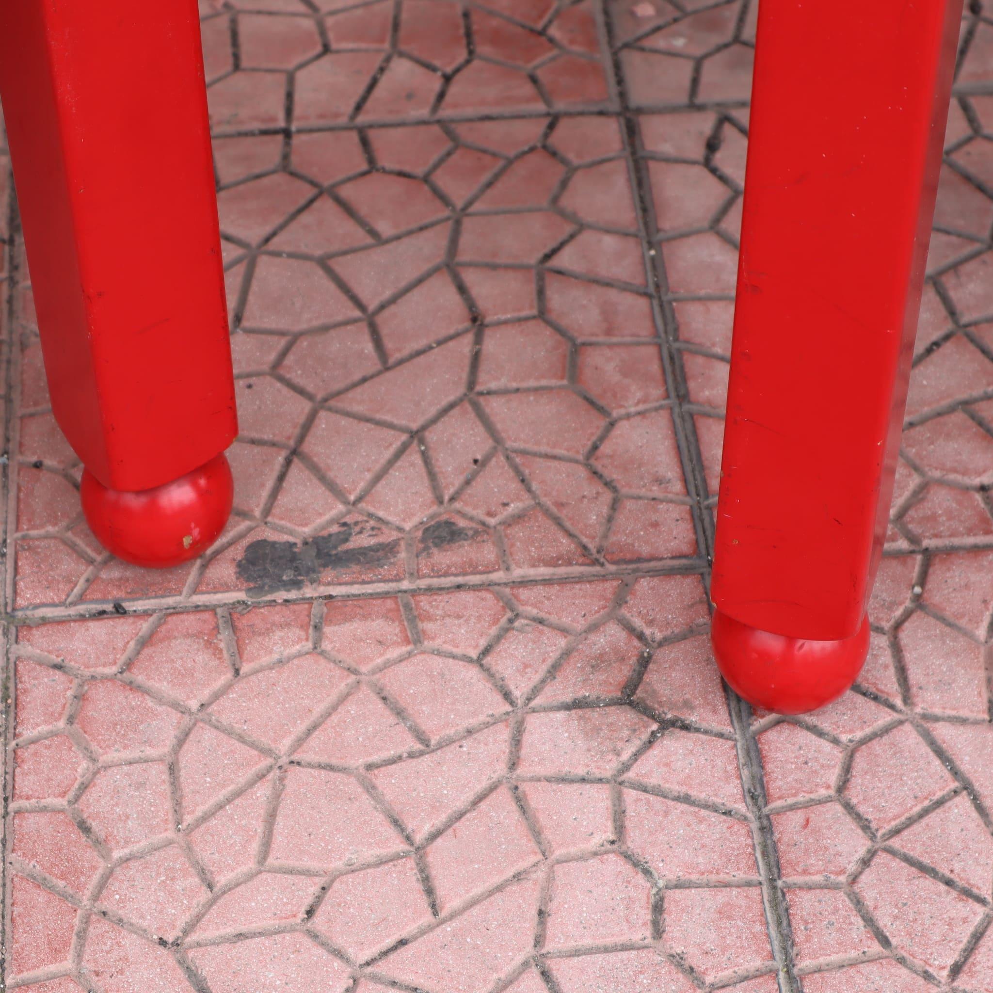 Coppia di poltrone in legno rosso di Luigi Caccia Dominioni per Azuneca, Italia, anni '60 In condizioni buone a Nicolosi, IT