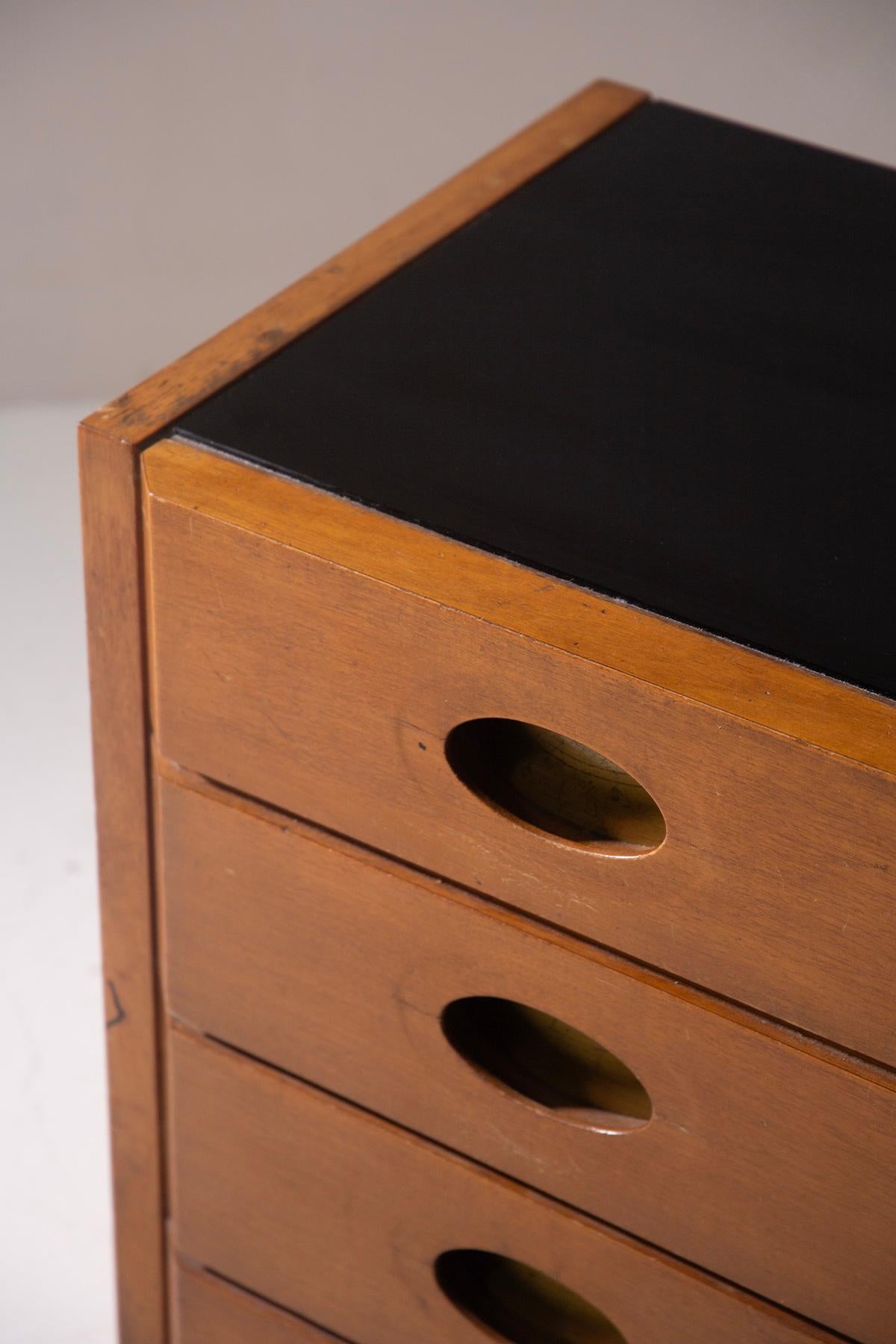 Luigi Caccia Dominioni rare pair of bedside tables in brass In Good Condition For Sale In Milano, IT