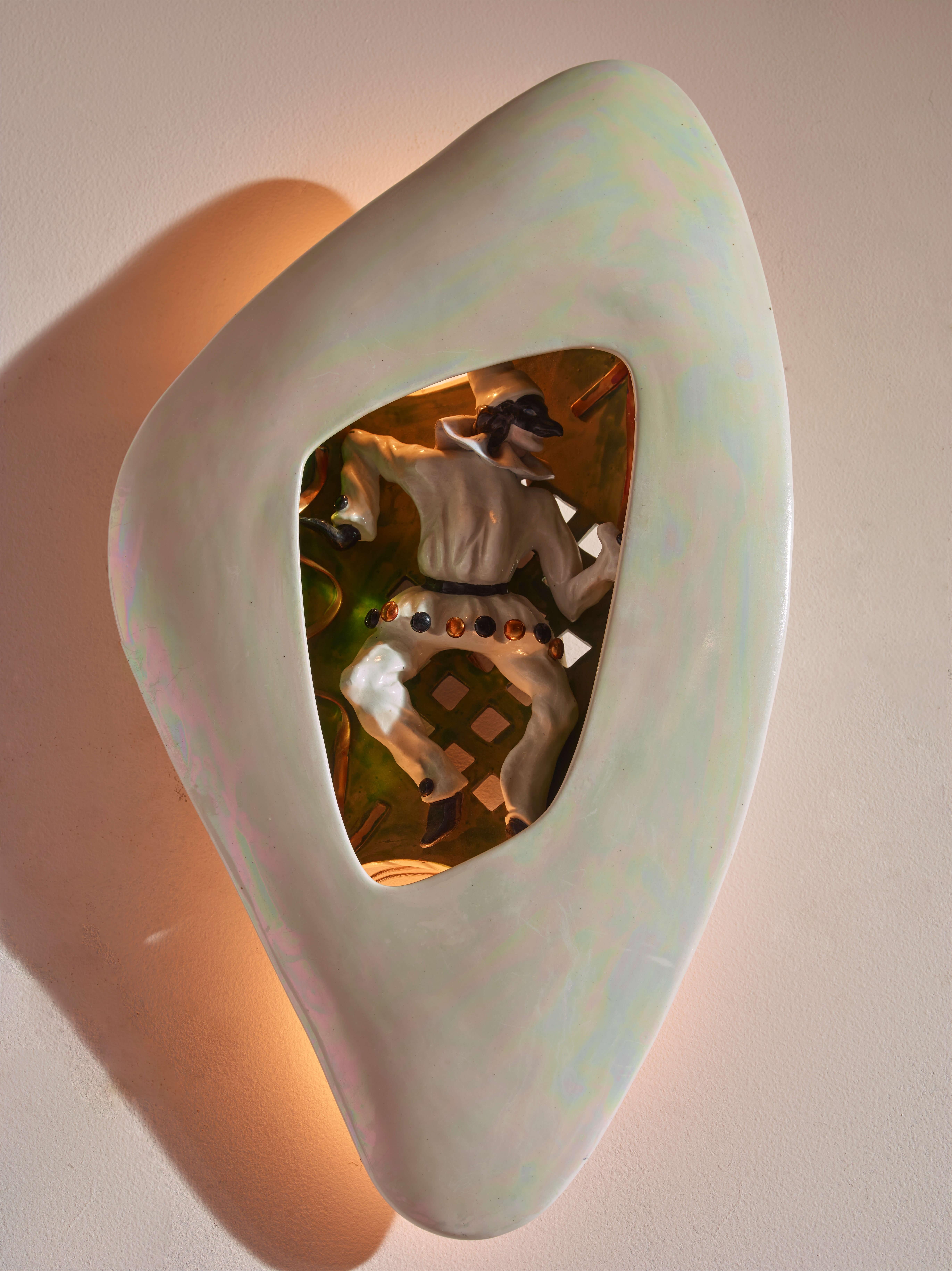 Mid-Century moderno Applique allegoriche in ceramica Luigi Carron di Alcyone Ceramics of Marostica, Italia, anni '50 in vendita
