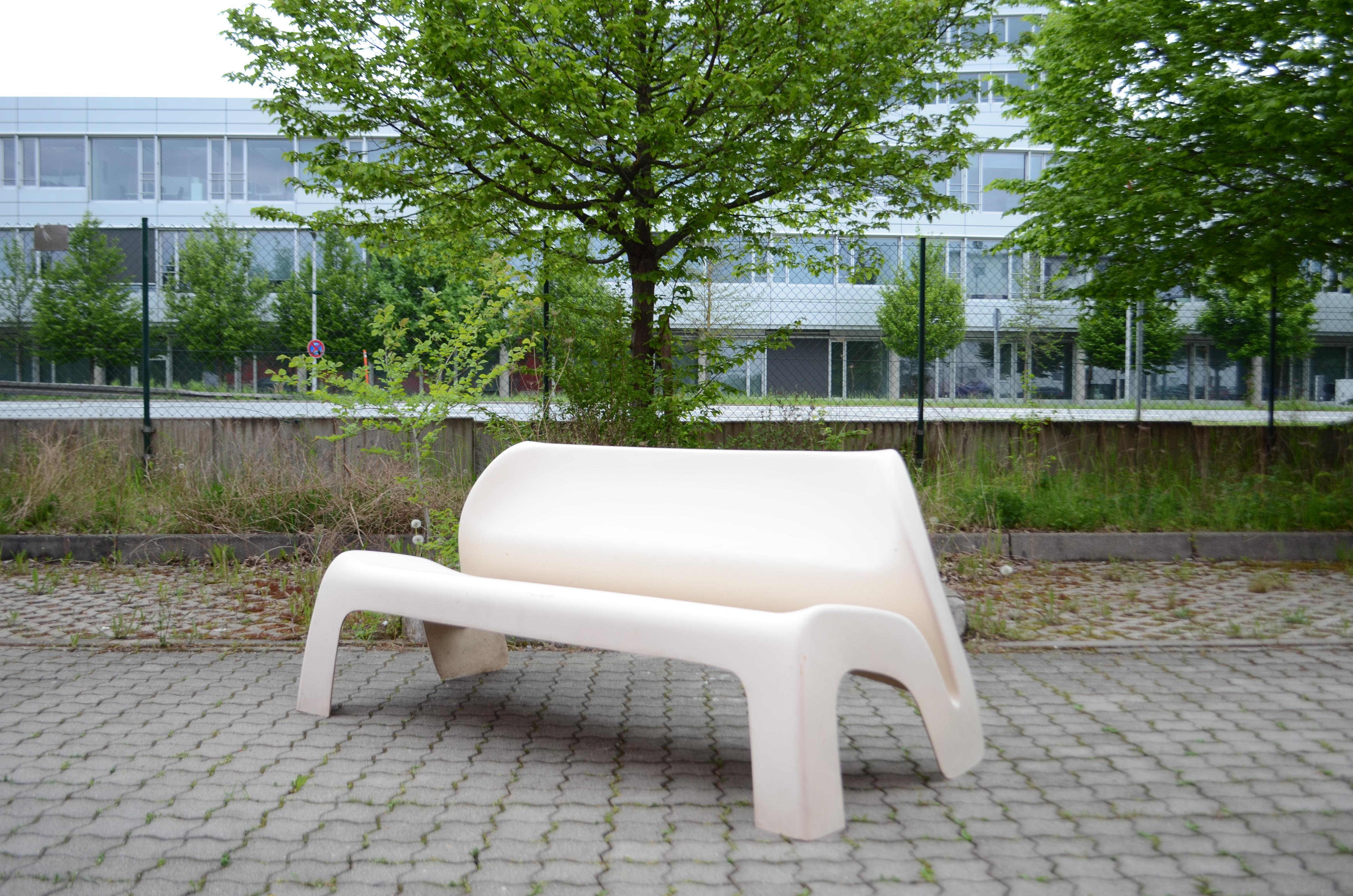 Mid-Century Modern Luigi Colani Fiberglass Bench Sofa Garden Party for Heinz Essmann KG