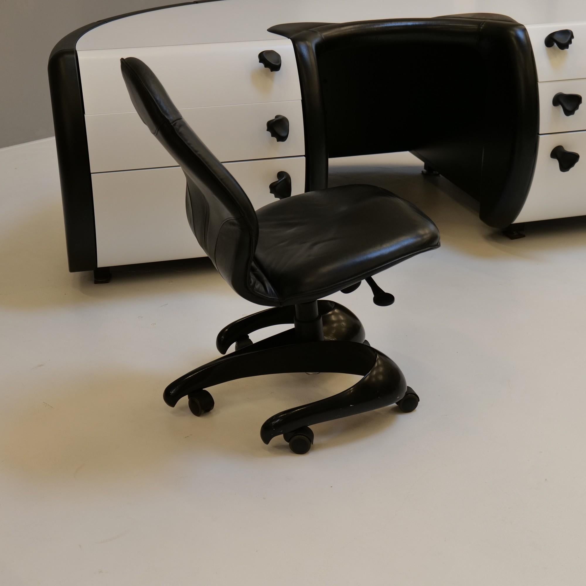 Lacquered Luigi Colani Futuro - Space Age directors desk For Sale