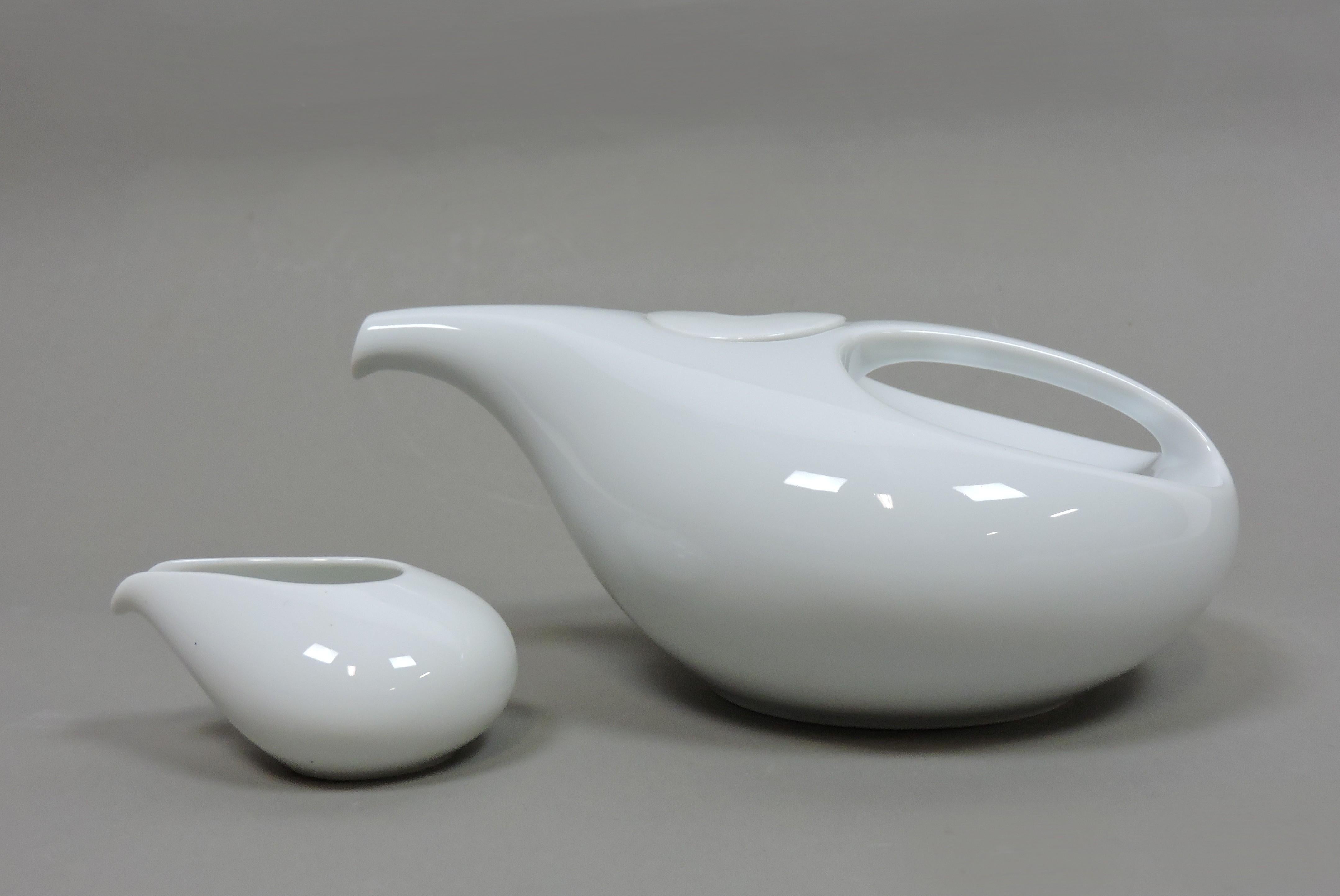 Luigi Colani Mid-Century Modern Tear Drop Tea Pot and Creamer for Rosenthal In Good Condition In Chesterfield, NJ