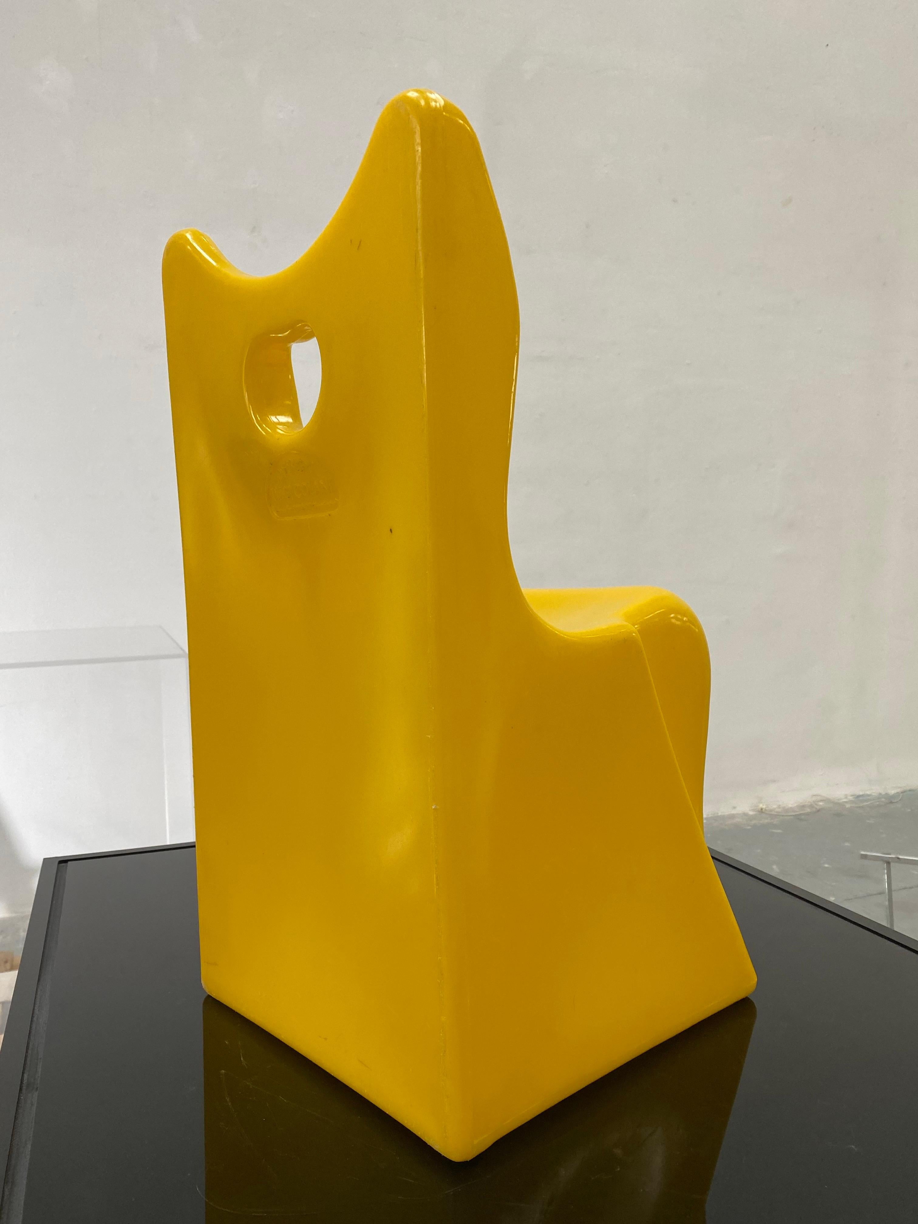 Luigi Colani  Space Age Plastic Children  Chair 1970s From Ringnor Germany In Good Condition For Sale In Halle, DE