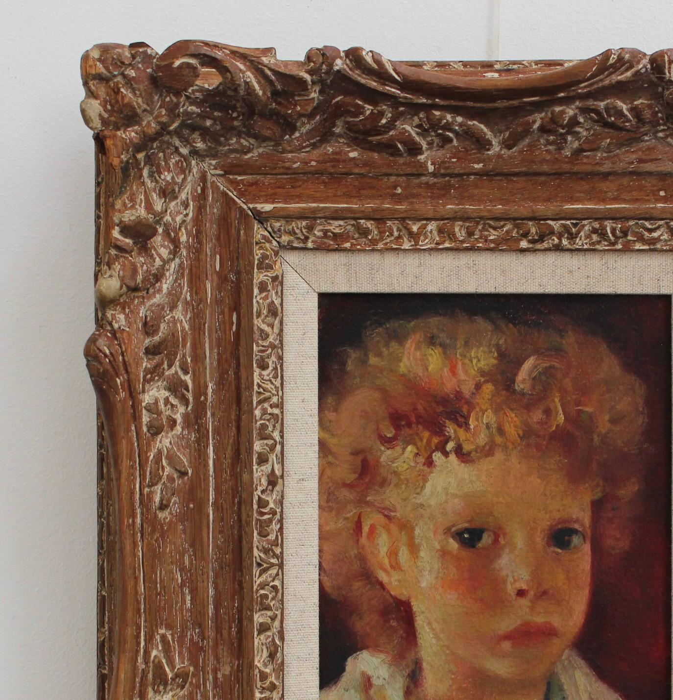 portrait de garçon par Luigi Corbellini (vers 1930). L'artiste a peint ce jeune garçon attachant dont le nom reste inconnu. L'expression légèrement timide de son visage est peut-être due à sa curiosité quant à la raison pour laquelle il passe sa