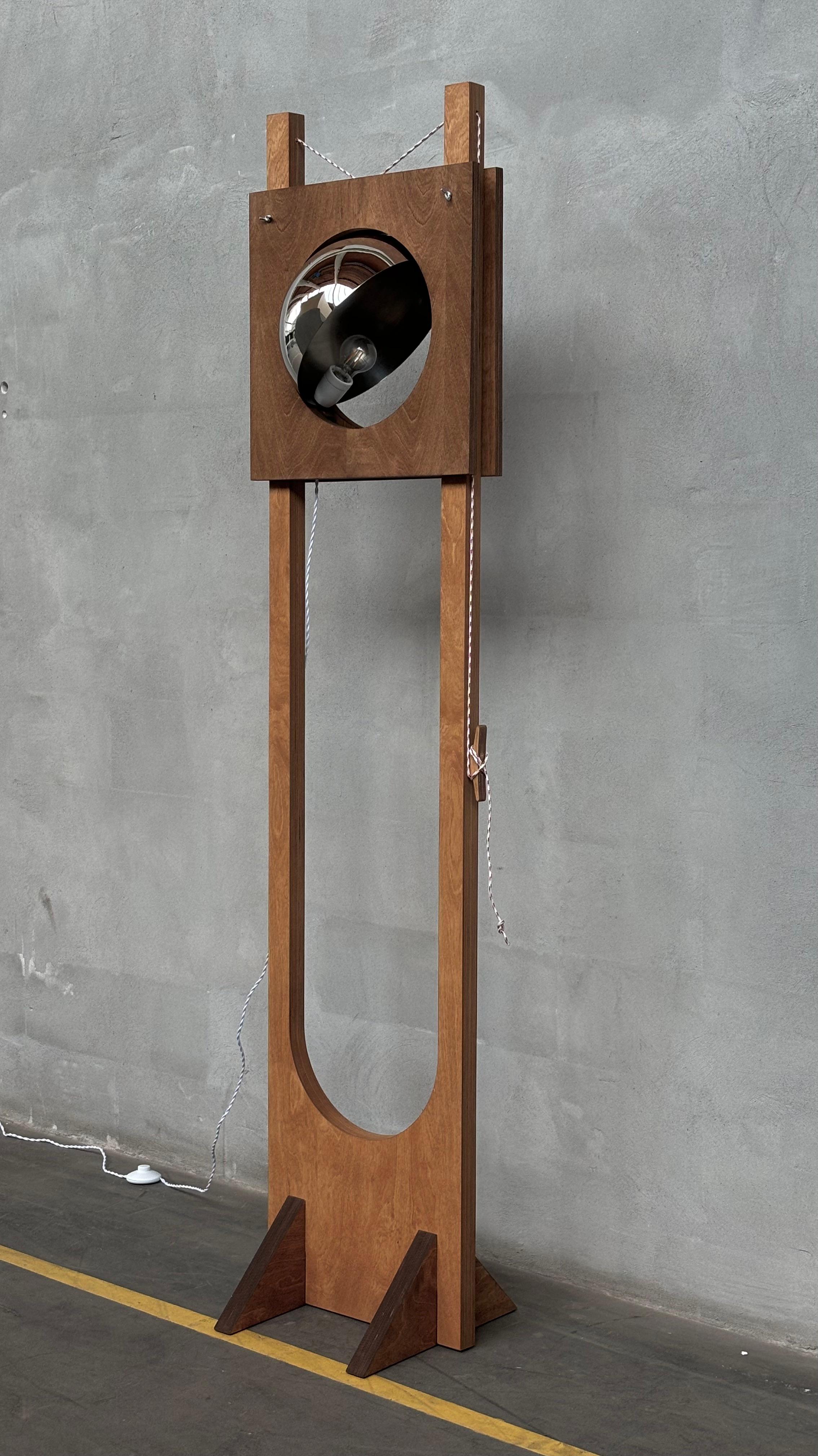 Luigi Stehlampe von Edoardo Lietti Studio (Postmoderne) im Angebot