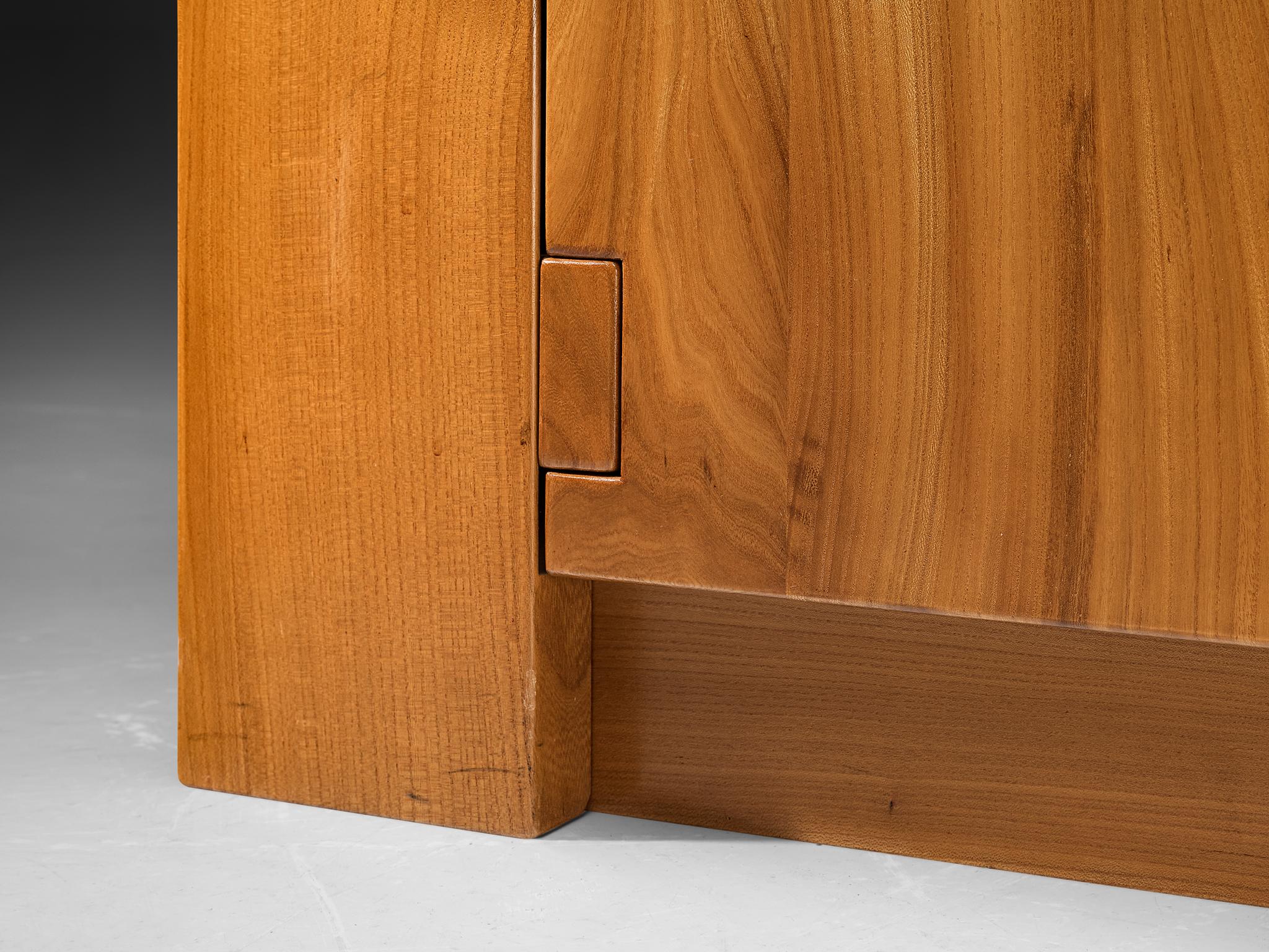 Buffet en orme massif Luigi Gorgoni pour Roche Bobois en vente 4