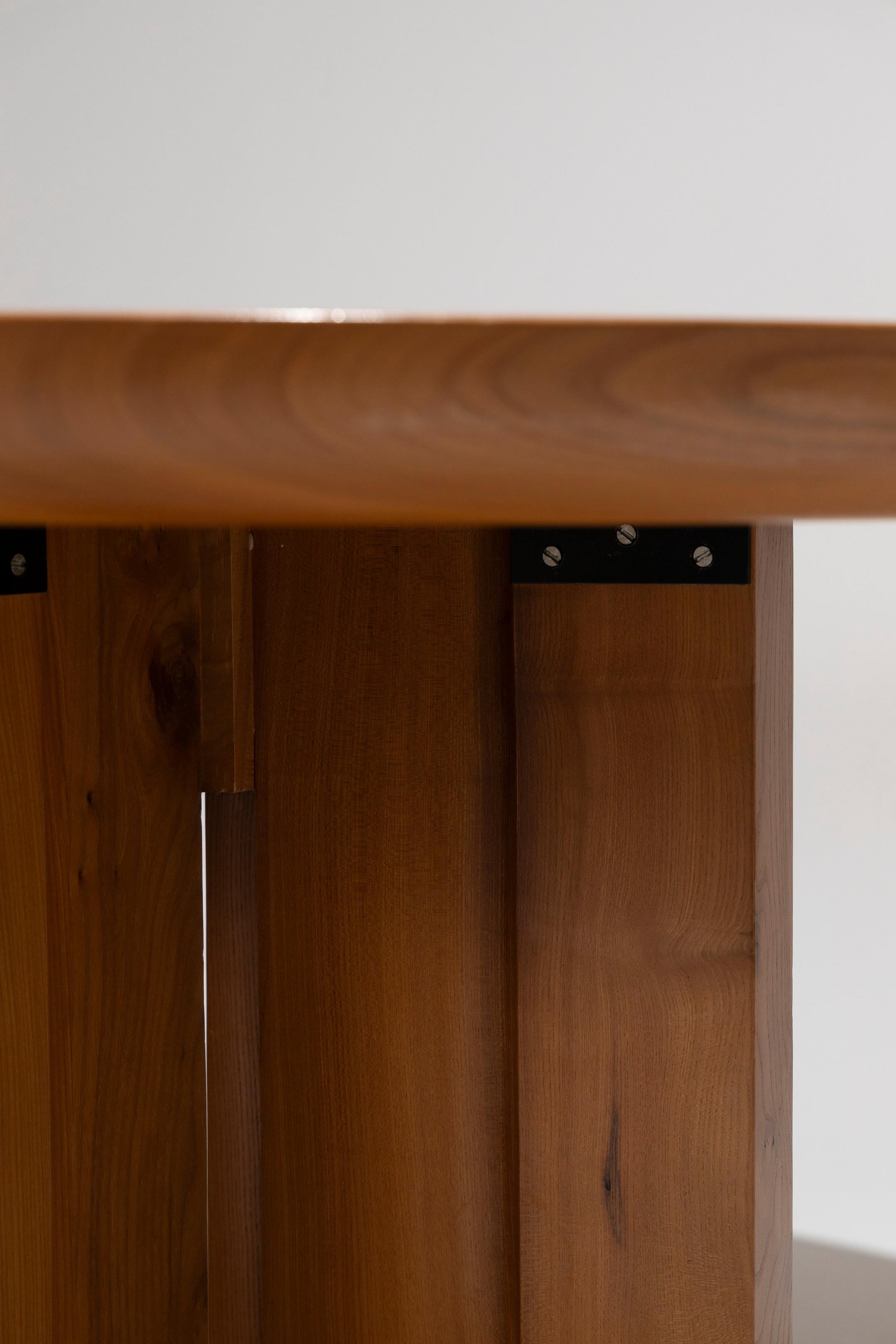 Luigi Gorgoni Round Dining Table 1