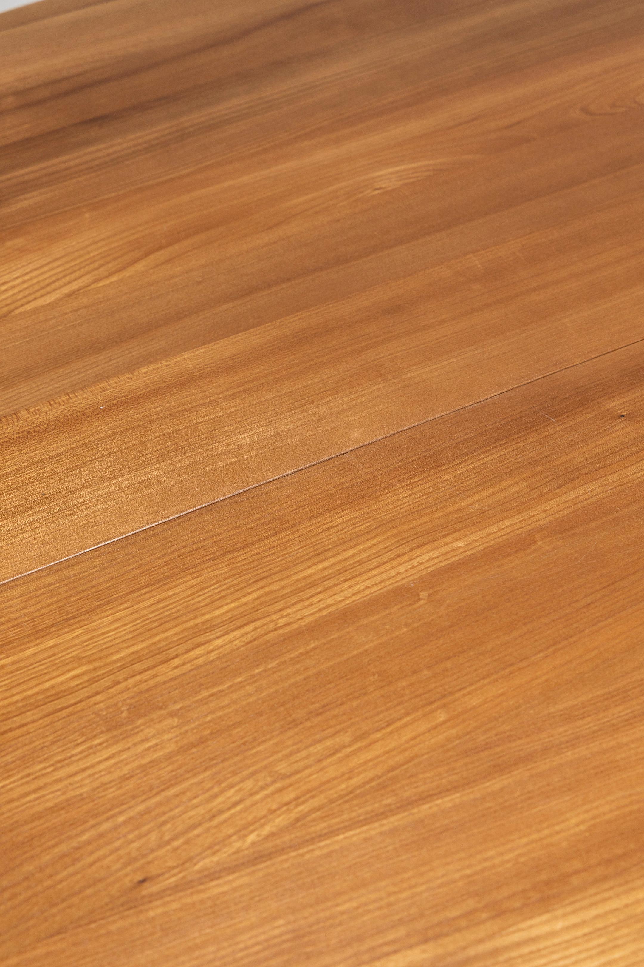 Luigi Gorgoni Round Dining Table 4