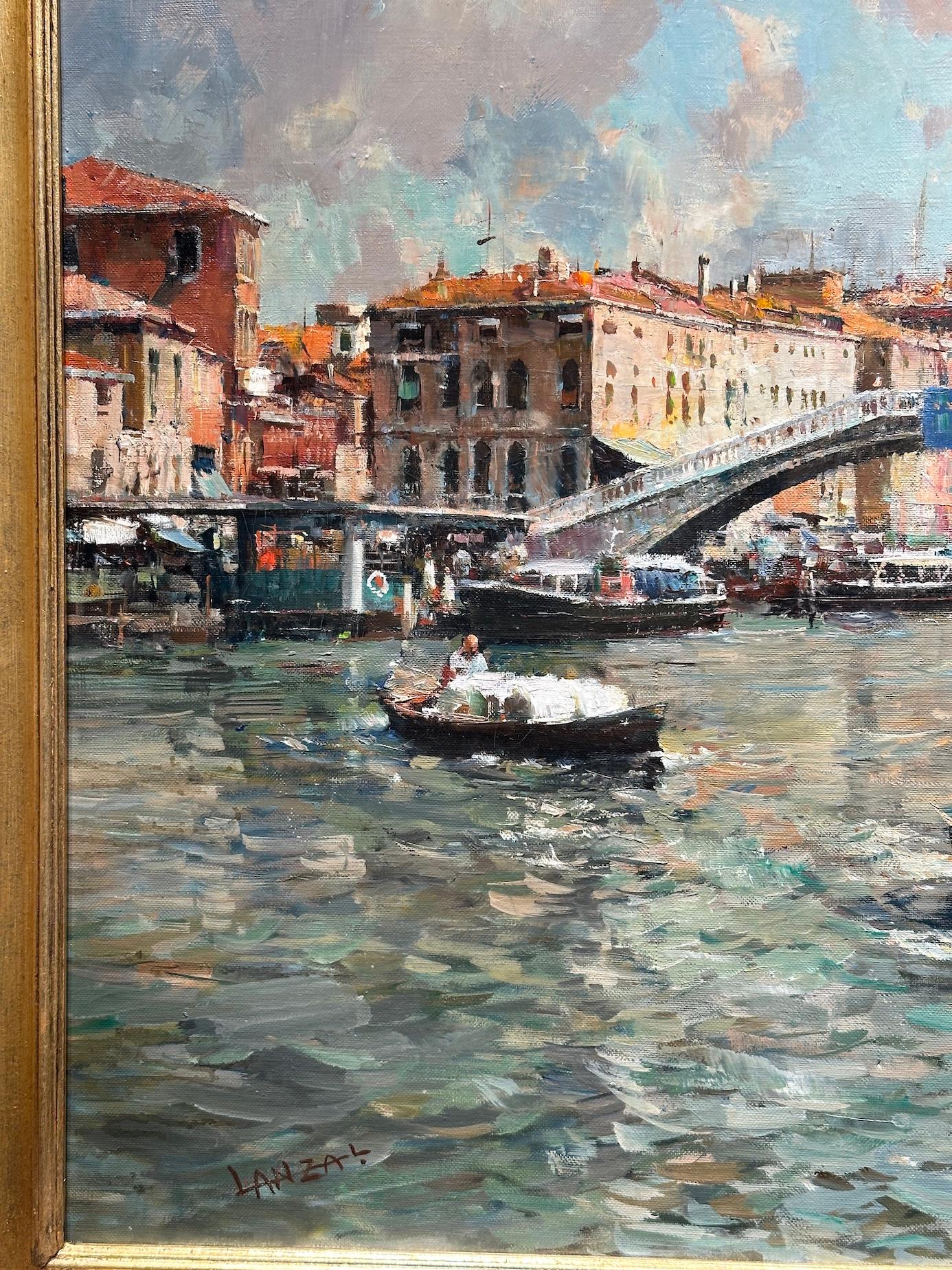 Cette scène vénitienne vibrante et atmosphérique de Luigi Lanza capture l'allure intemporelle du Grand Canal de Venise. Lanza, célèbre pour sa capacité à rendre les jeux de lumière sur l'eau et l'architecture, a magistralement dépeint l'énergie