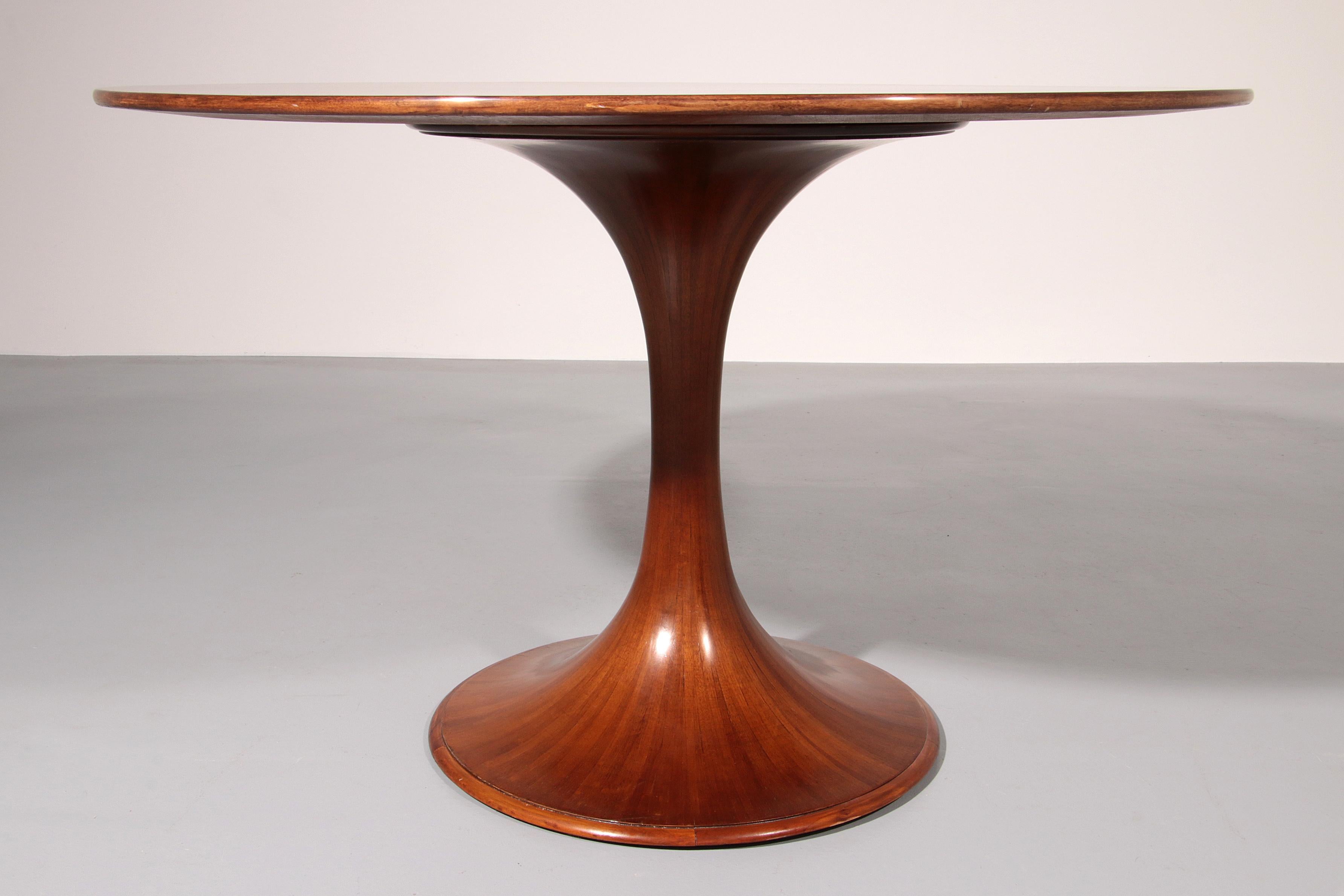Mid-Century Modern Luigi Massoni Table de salle à manger Clessidra Mobilia Italie 1959 en vente