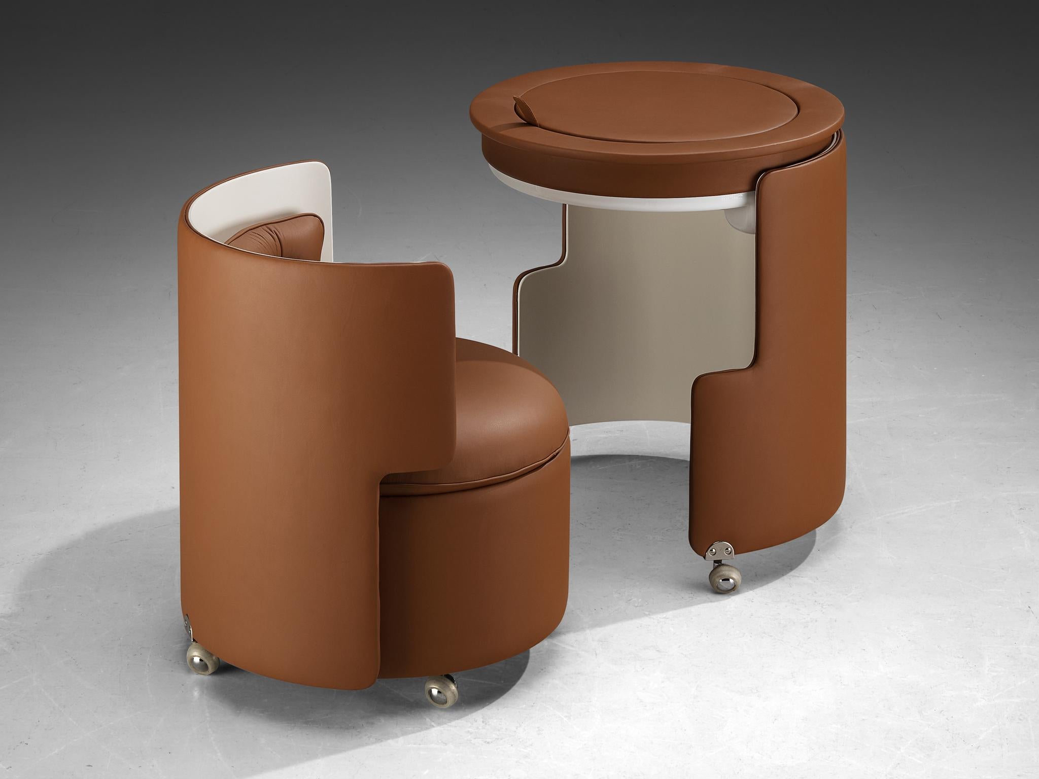 Mid-Century Modern Luigi Massoni ‘Dilly Dally’ Vanity Set in Cognac Leather  For Sale