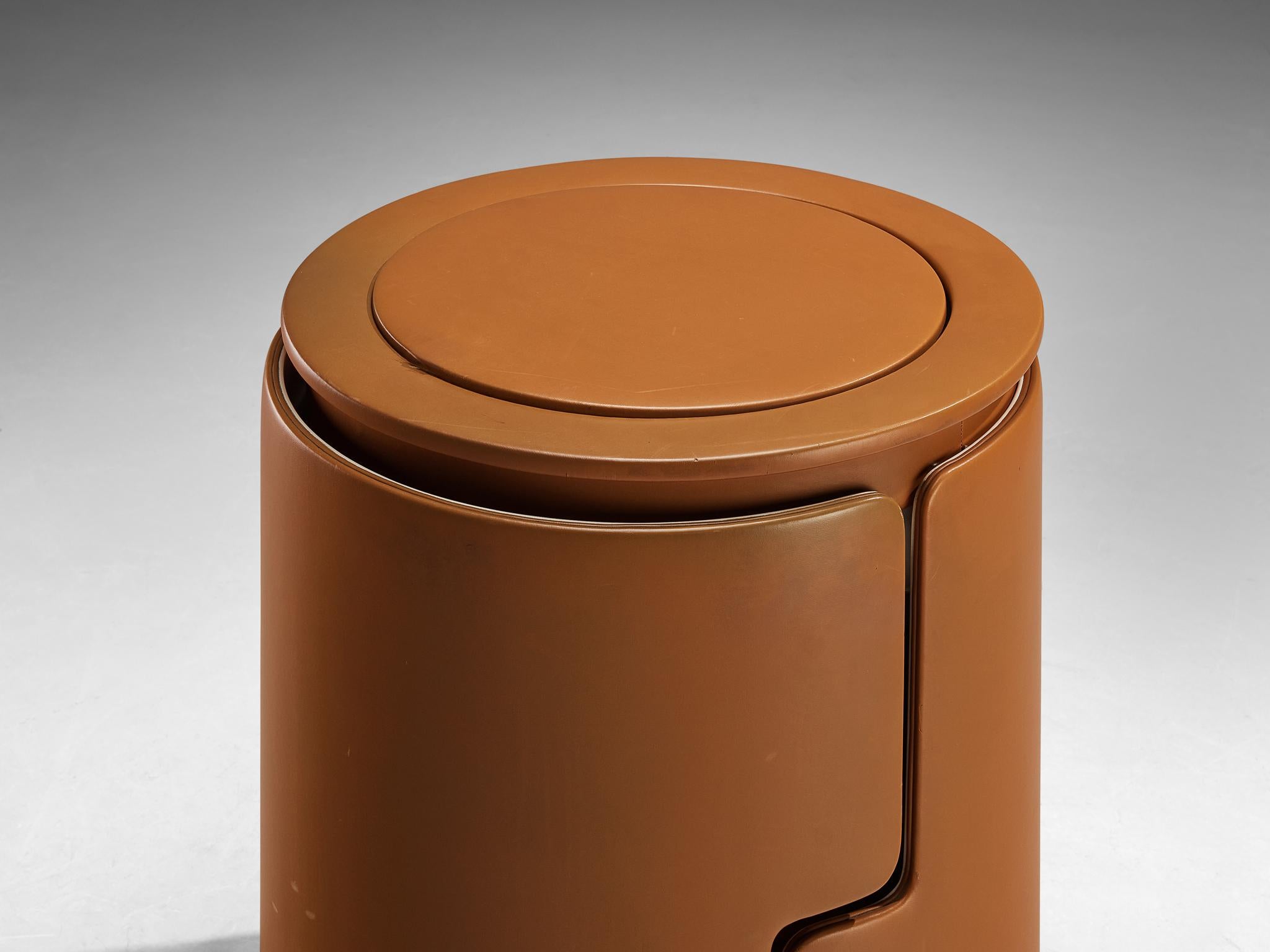 Italian Luigi Massoni ‘Dilly Dally’ Vanity Set in Cognac Leatherette For Sale