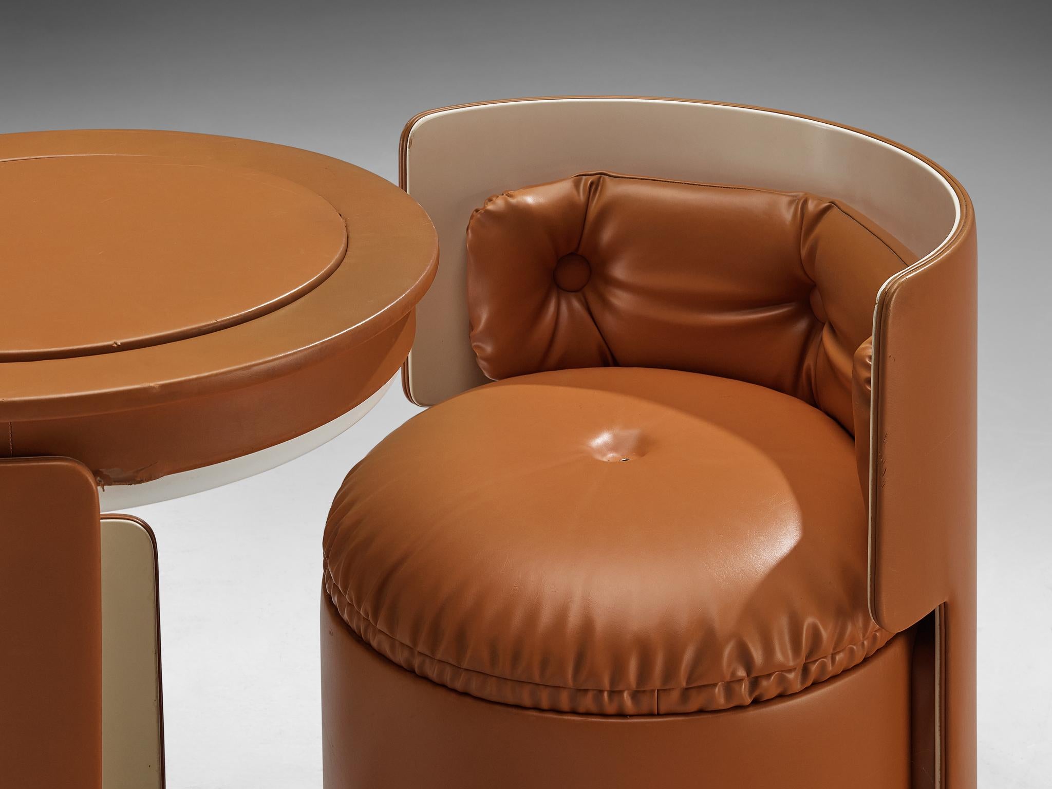 Luigi Massoni ‘Dilly Dally’ Vanity Set in Cognac Leatherette For Sale 2