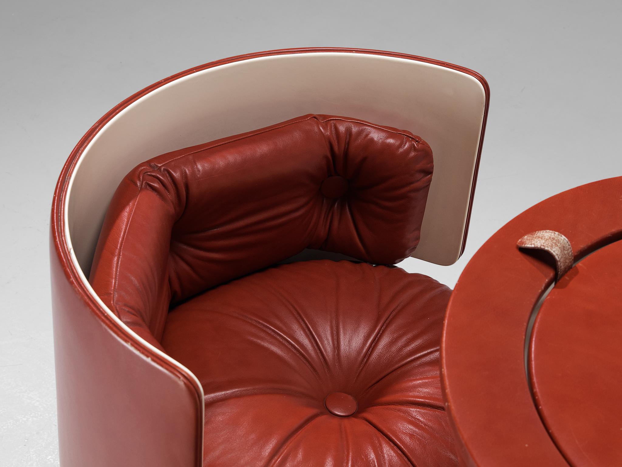 Mid-Century Modern Luigi Massoni 'Dilly Dally' Vanity Set avec table et chaise en simili-cuir rouge