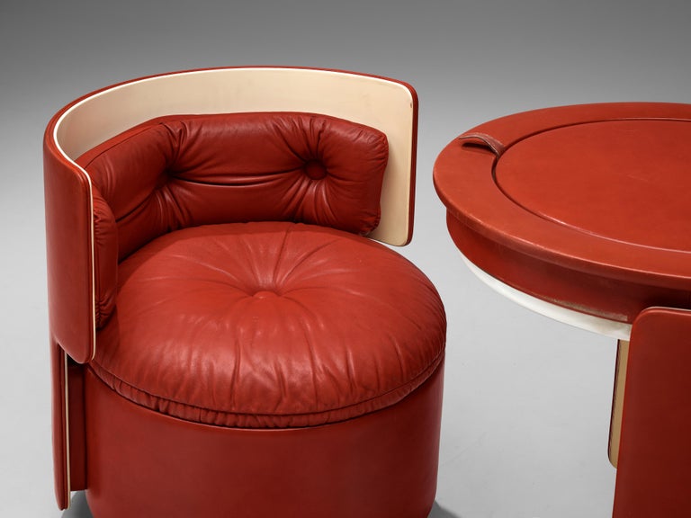 Luigi Massoni ‘Dilly Dally’ Vanity Set with Table and Chair in Red Leatherette In Good Condition In Waalwijk, NL