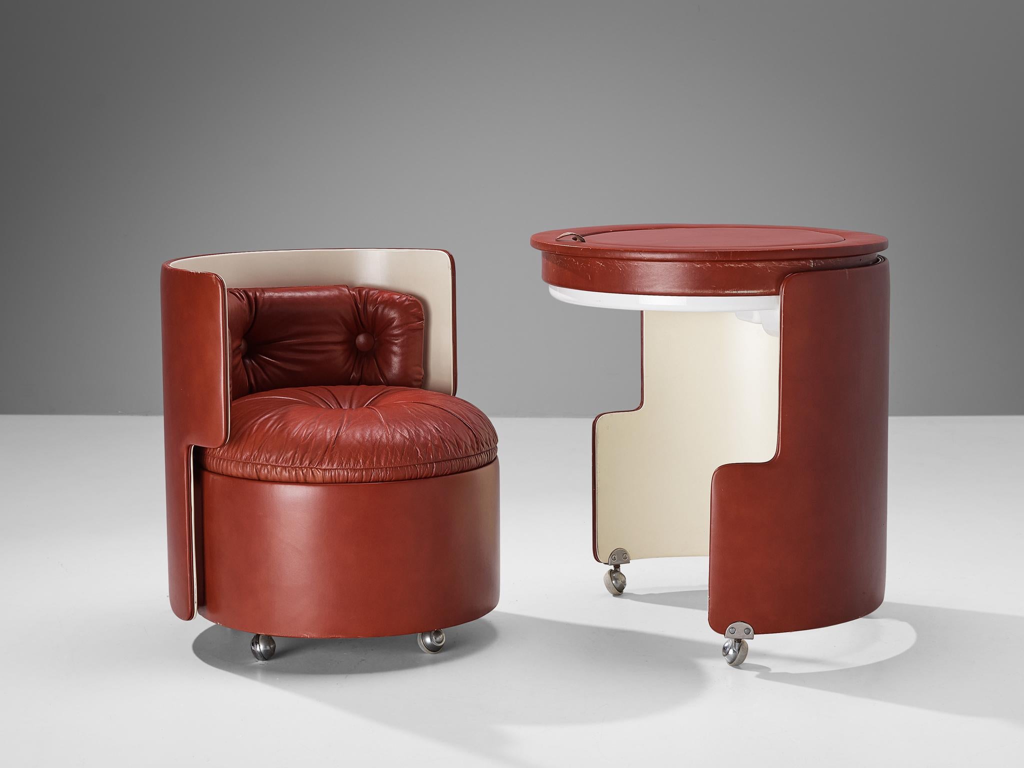 Luigi Massoni ‘Dilly Dally’ Vanity Set With Table and Chair in Red Leatherette In Good Condition In Waalwijk, NL