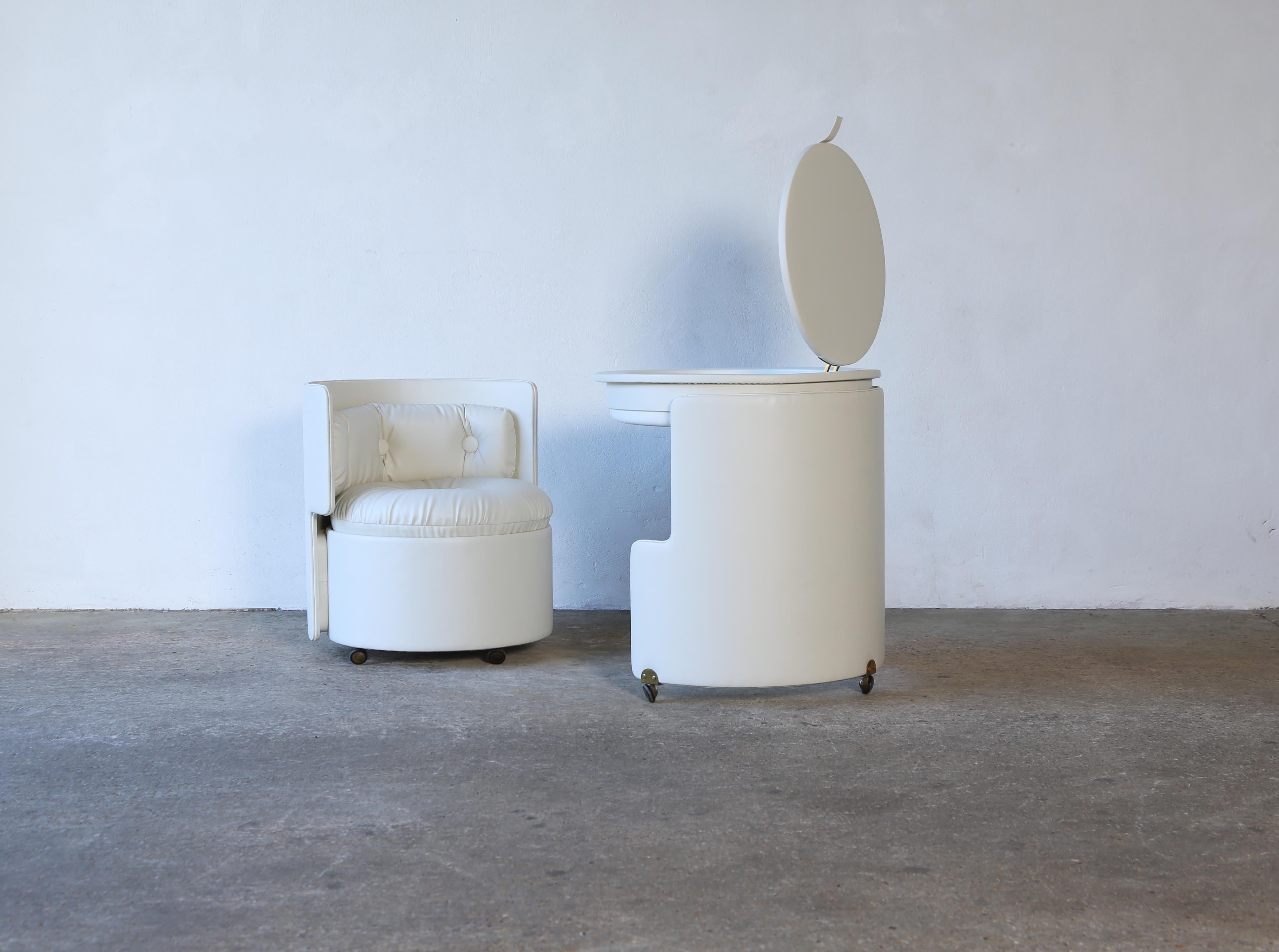 Luigi Massoni Dilly Dally Vanity Table and Chair, Poltrona Frau, Italia, anni '60 in vendita 3