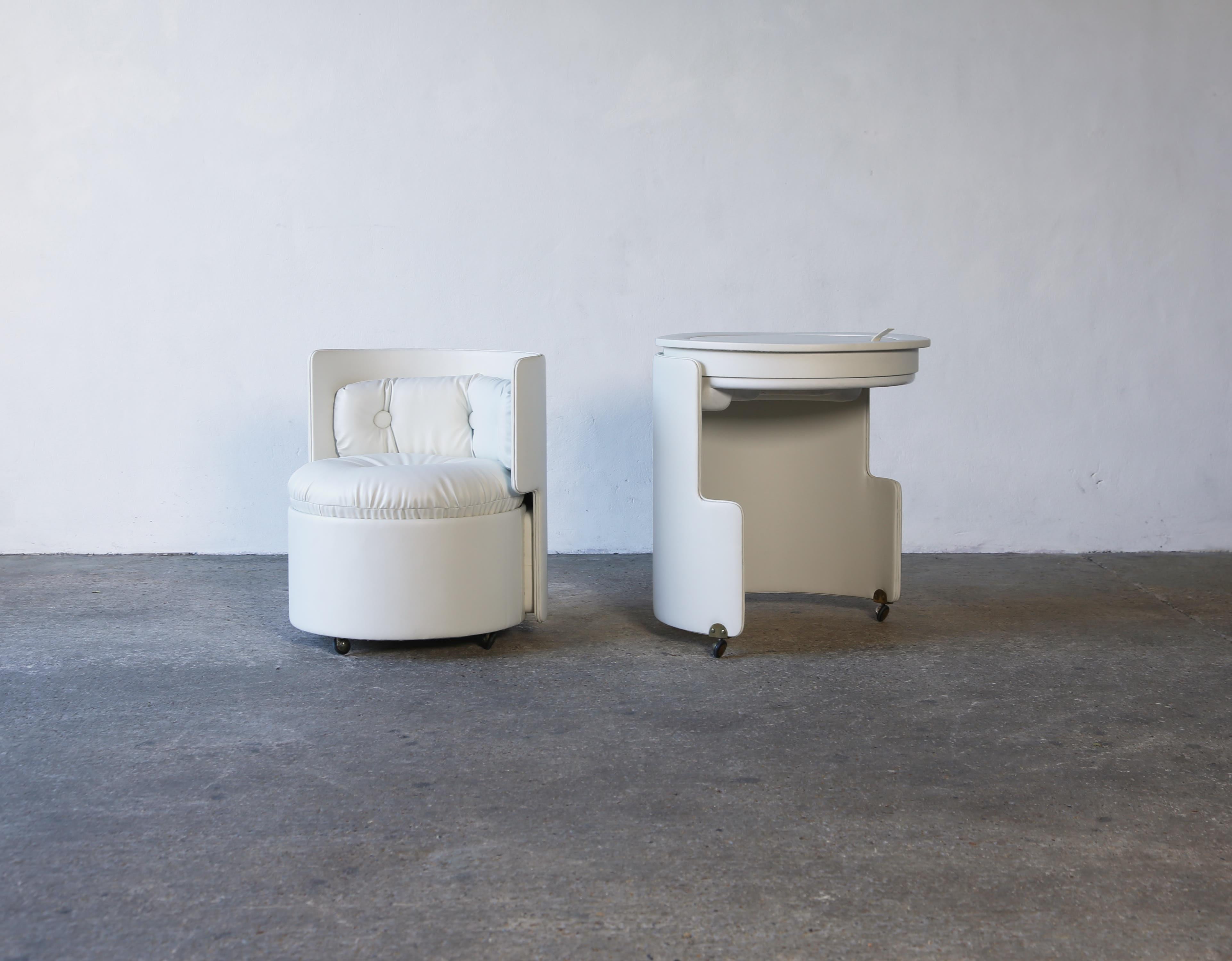 Luigi Massoni Dilly Dally Vanity Table and Chair, Poltrona Frau, Italia, anni '60 in vendita 6