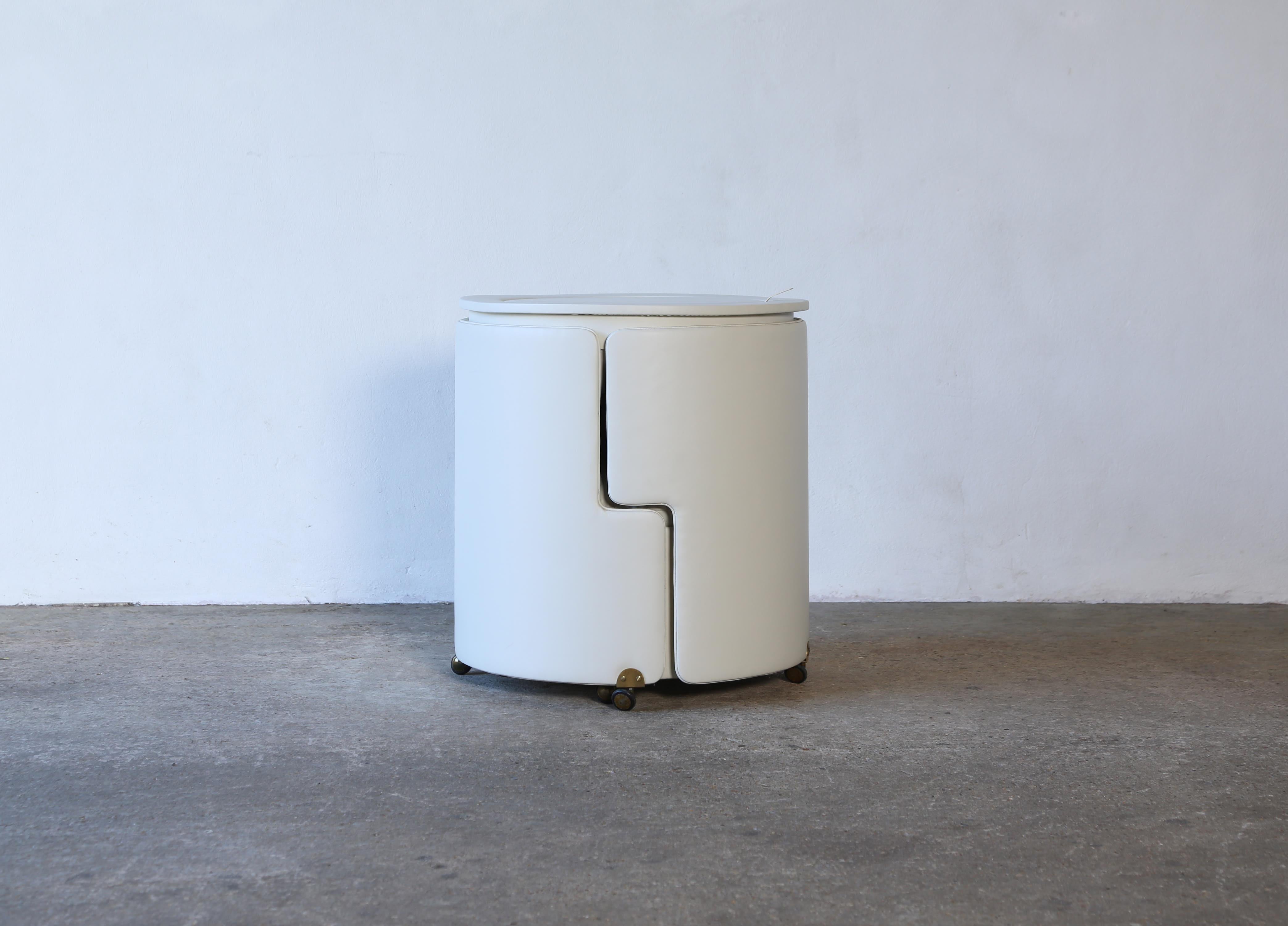 Luigi Massoni Dilly Dally Vanity Table and Chair, Poltrona Frau, Italia, anni '60 in vendita 1