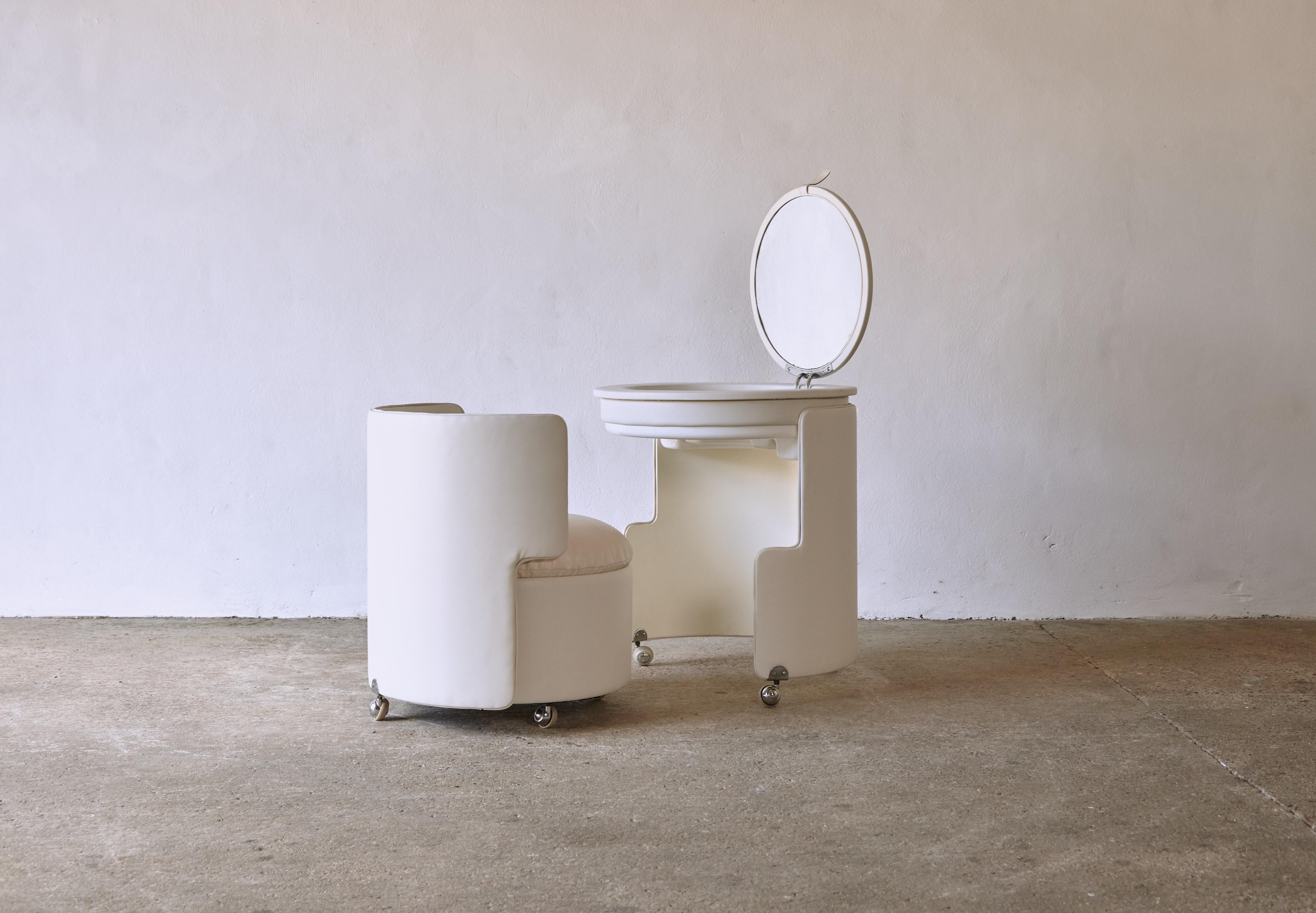Mid-20th Century Luigi Massoni Dilly Dally Vanity Table and Chair, Poltrona Frau, Italy, 1960s