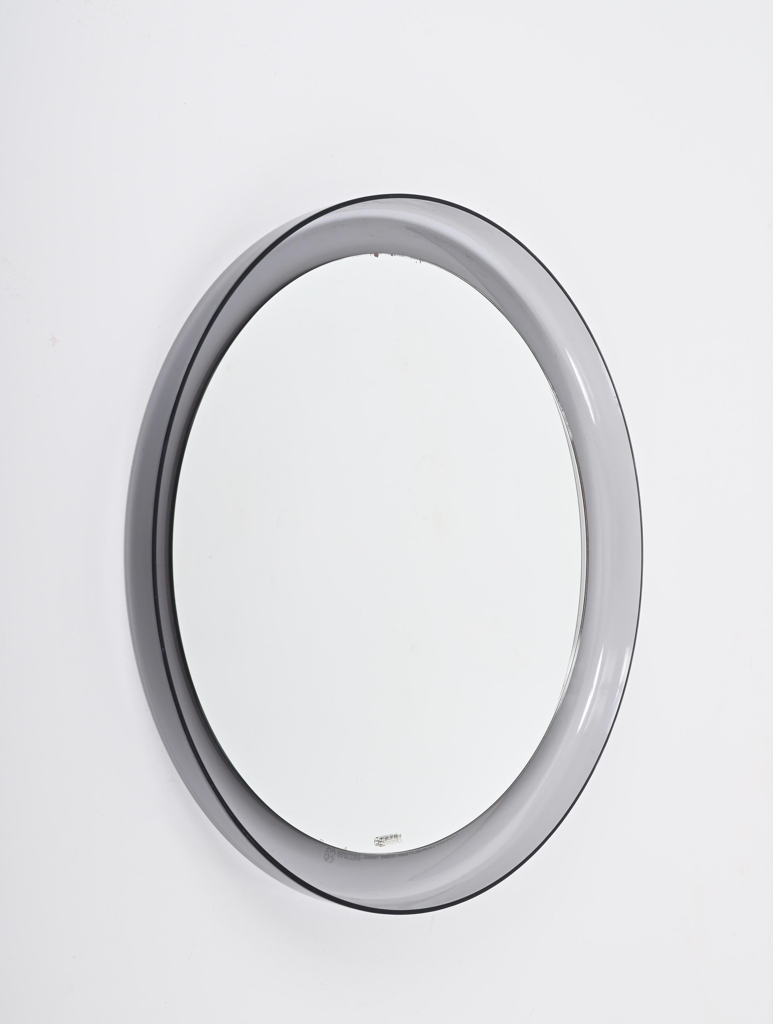 Italian Luigi Massoni for Guzzini Clear Lucite Round Wall Mirror, Italy, 1960s For Sale