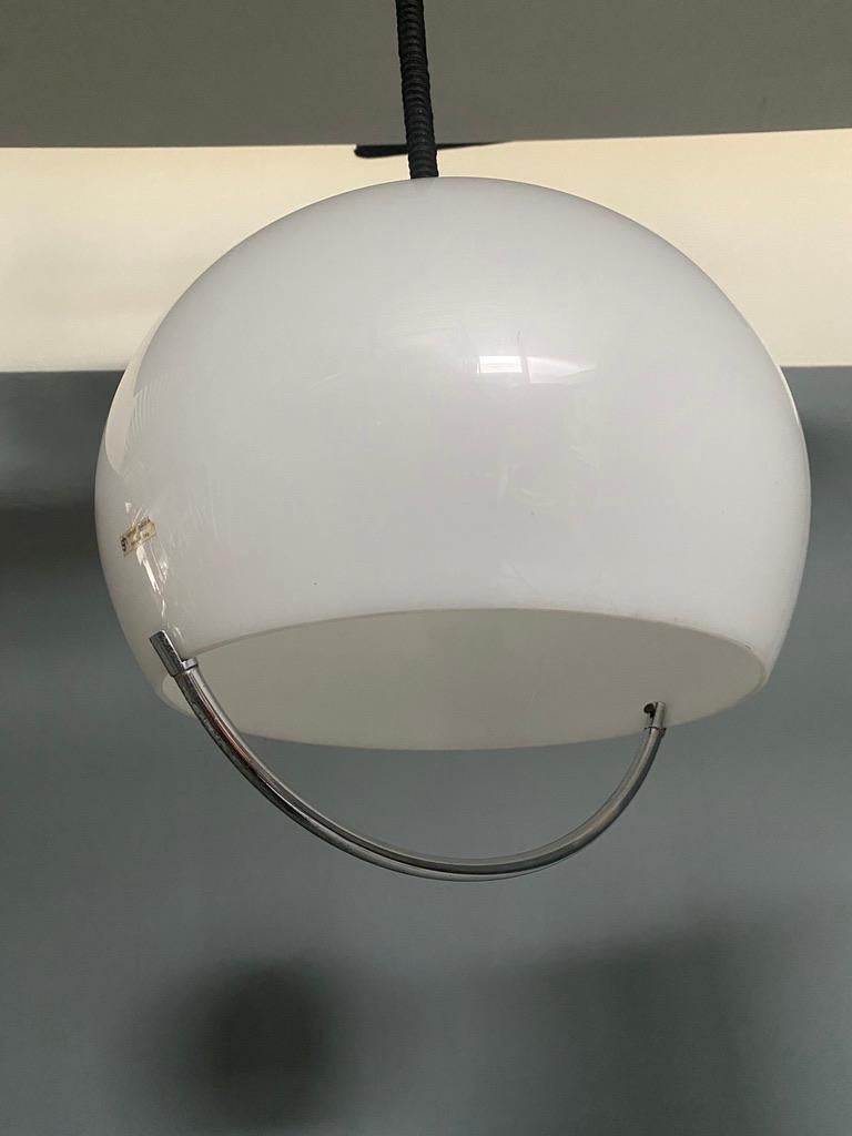 Luigi Massoni per Harvey Guzzini, lampada a sospensione regolabile perlescente - Italia 1970 in vendita 3