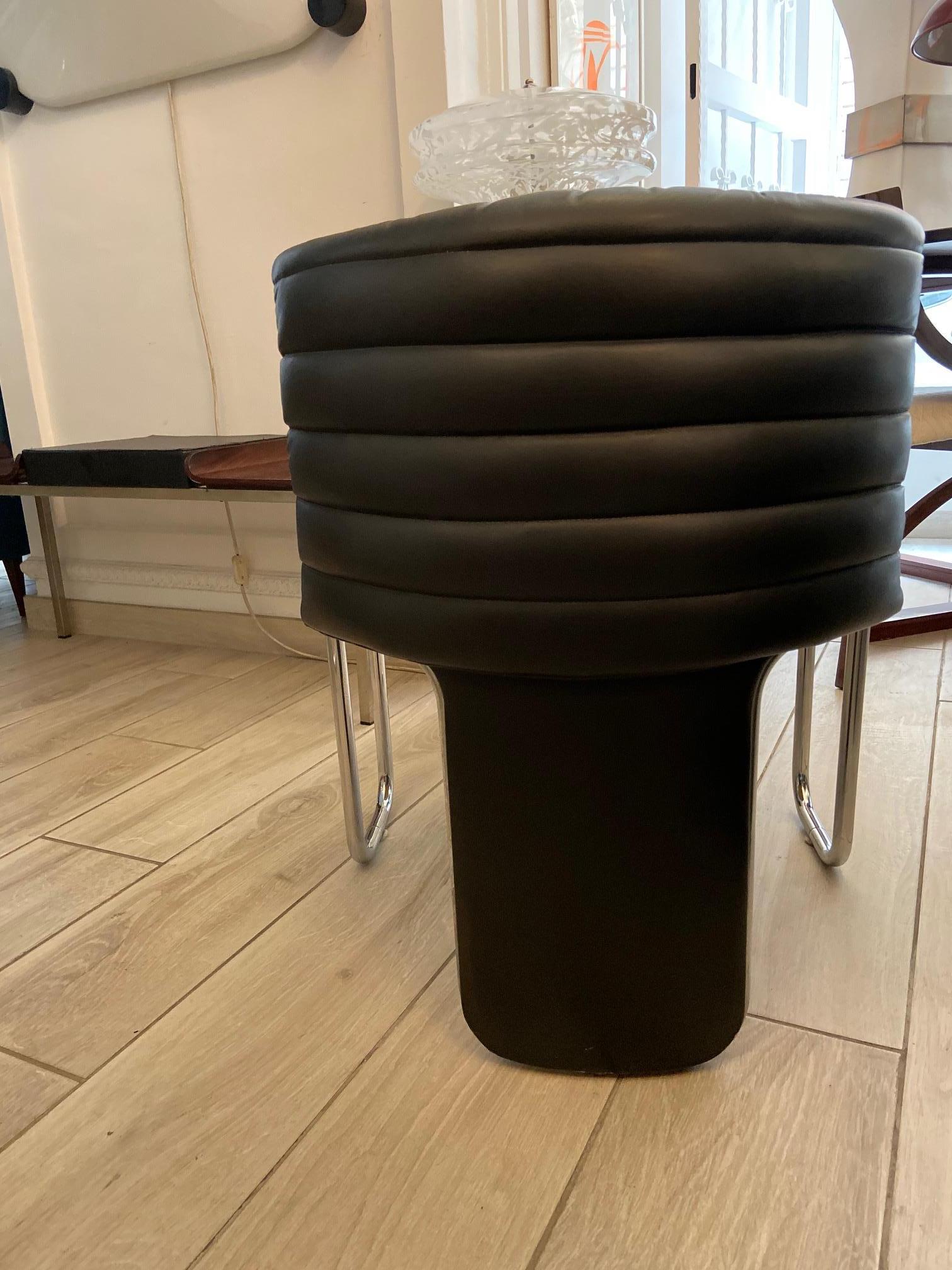 Luigi Massoni for Poltrona Frau Dining Table and 4 Chairs, 1970s In Excellent Condition In Naples, IT