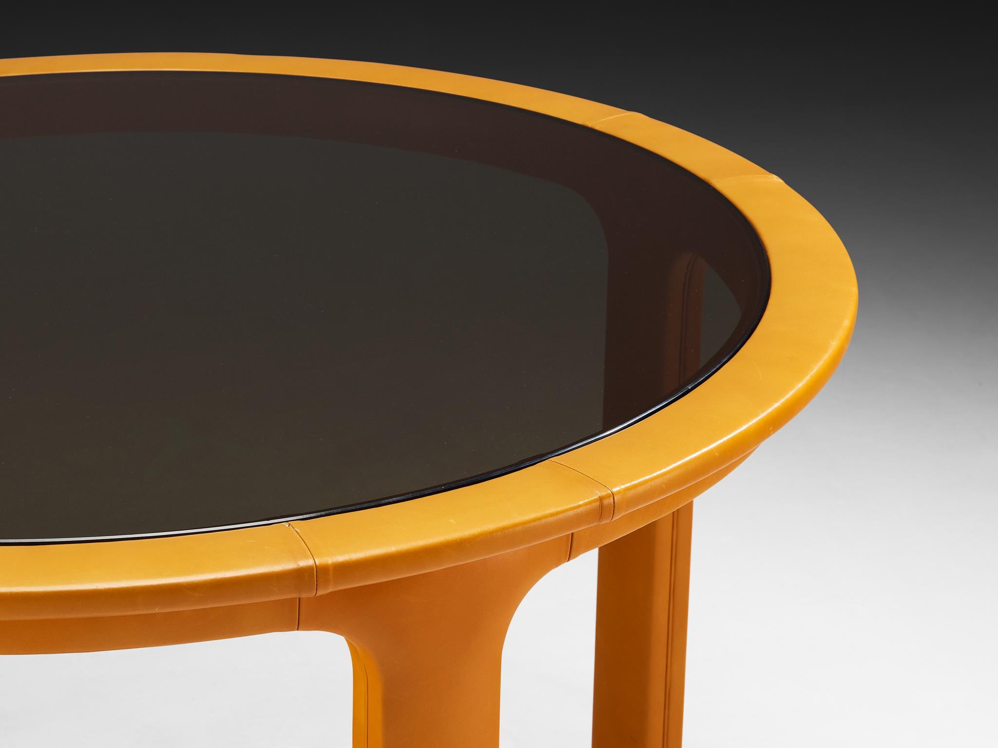 Postmoderne Table de salle à manger Luigi Massoni pour Poltrona Frau en cuir et verre fumé en vente