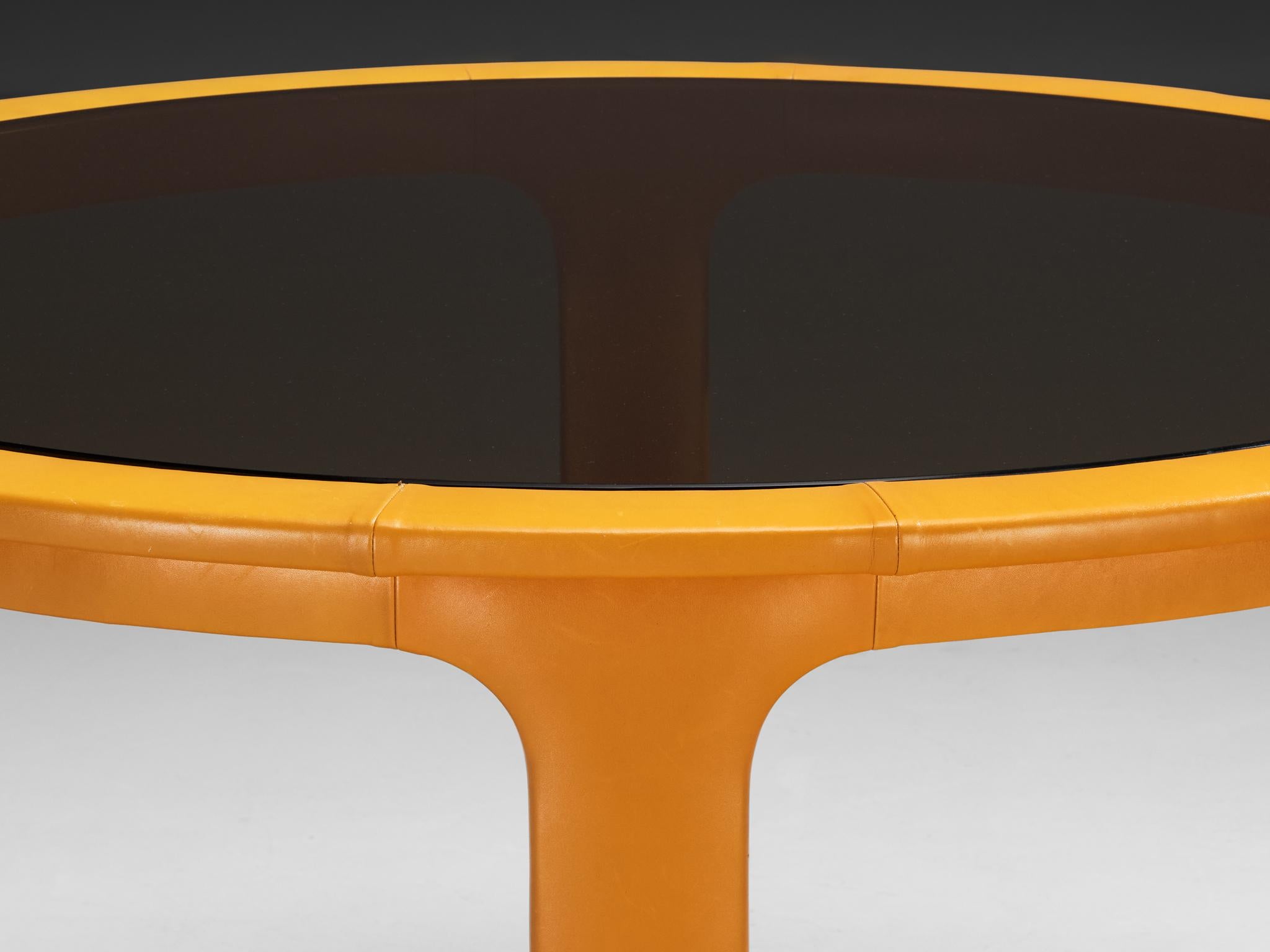 Table de salle à manger Luigi Massoni pour Poltrona Frau en cuir et verre fumé Bon état - En vente à Waalwijk, NL
