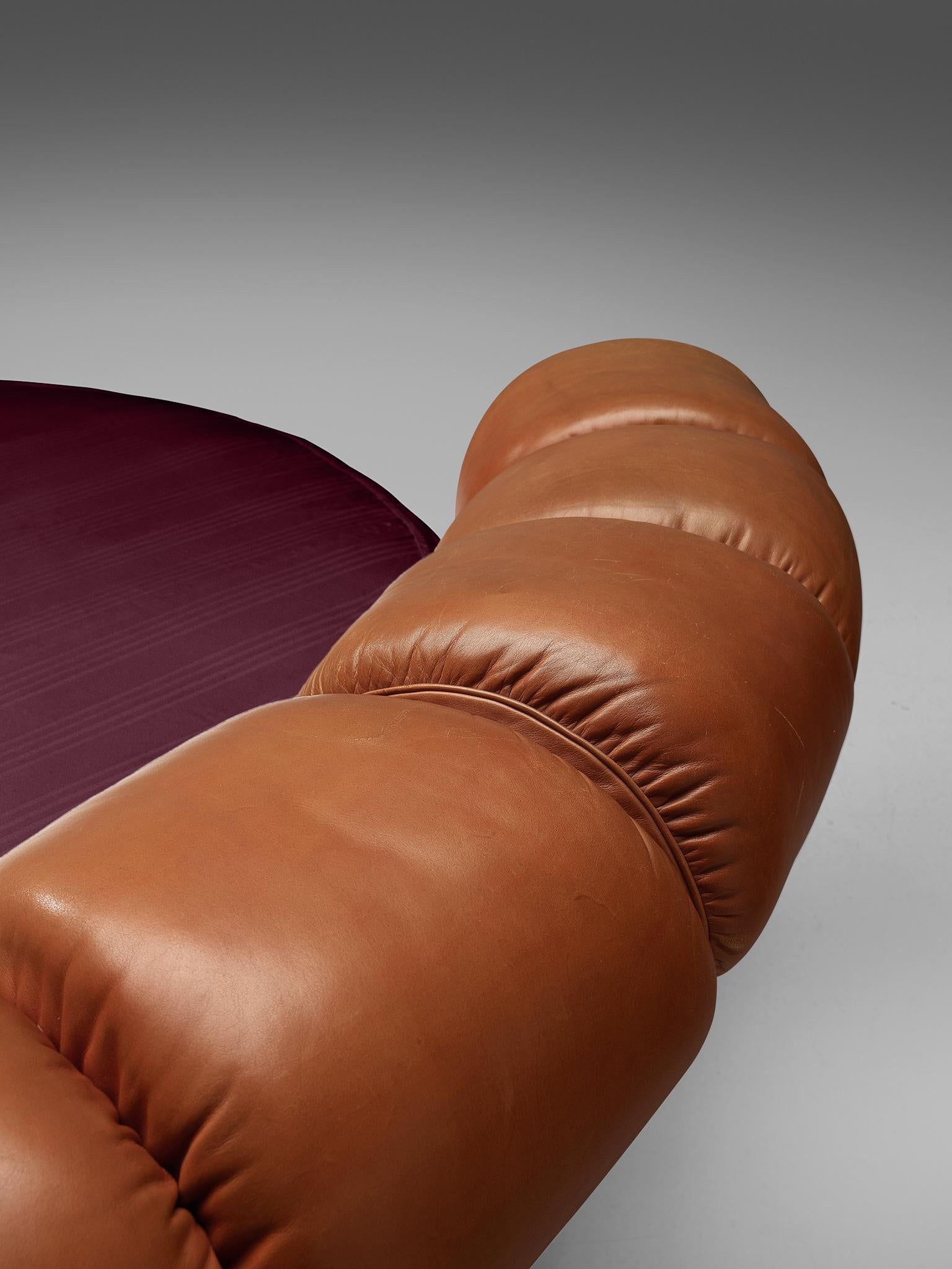 Luigi Massoni for Poltrona Frau Early 'Lullaby Due' Bed, 1968 In Good Condition In Waalwijk, NL