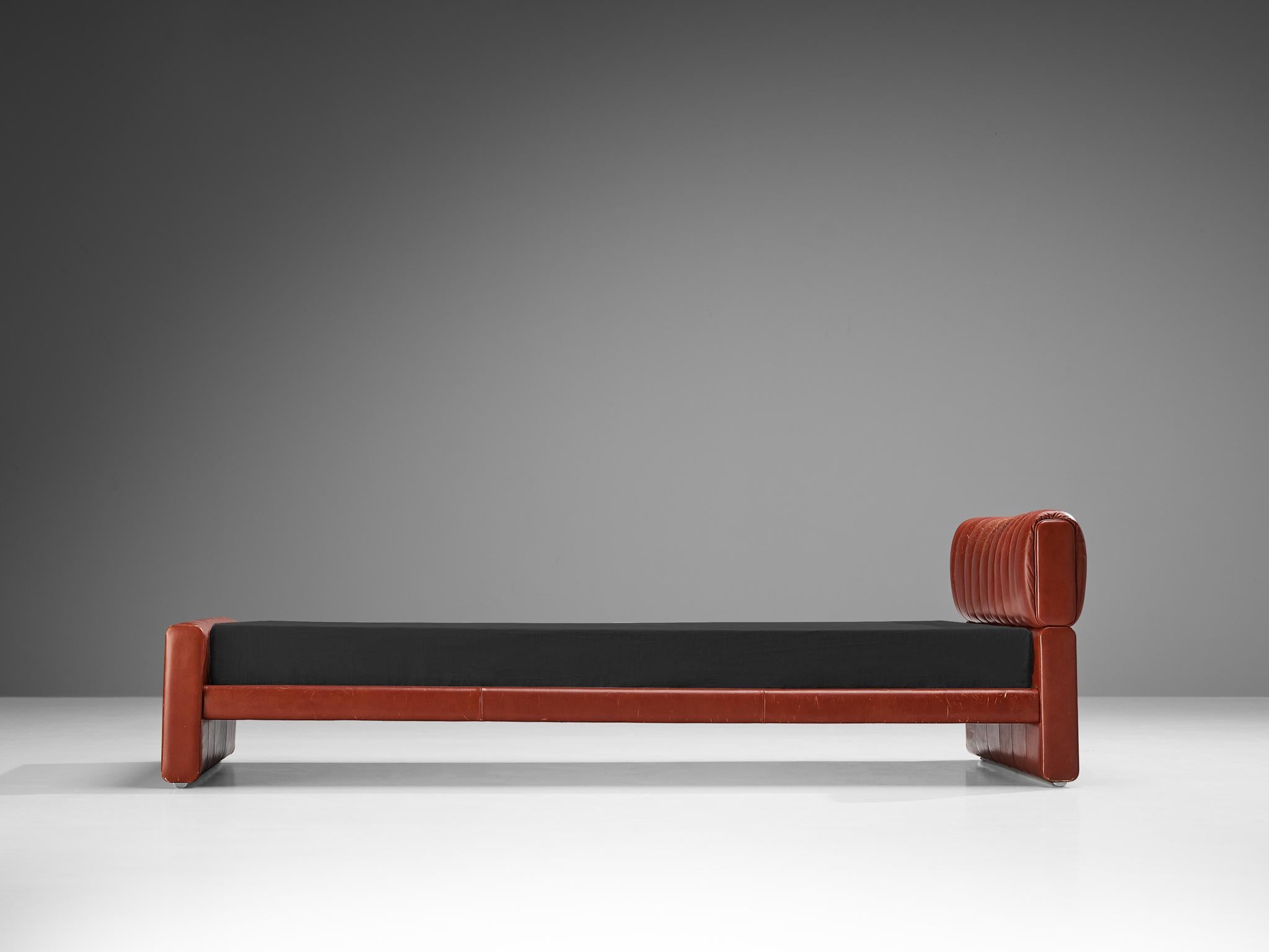 Luigi Massoni for Poltrona Frau Single Beds 'Losange' in Red Leather  For Sale 3