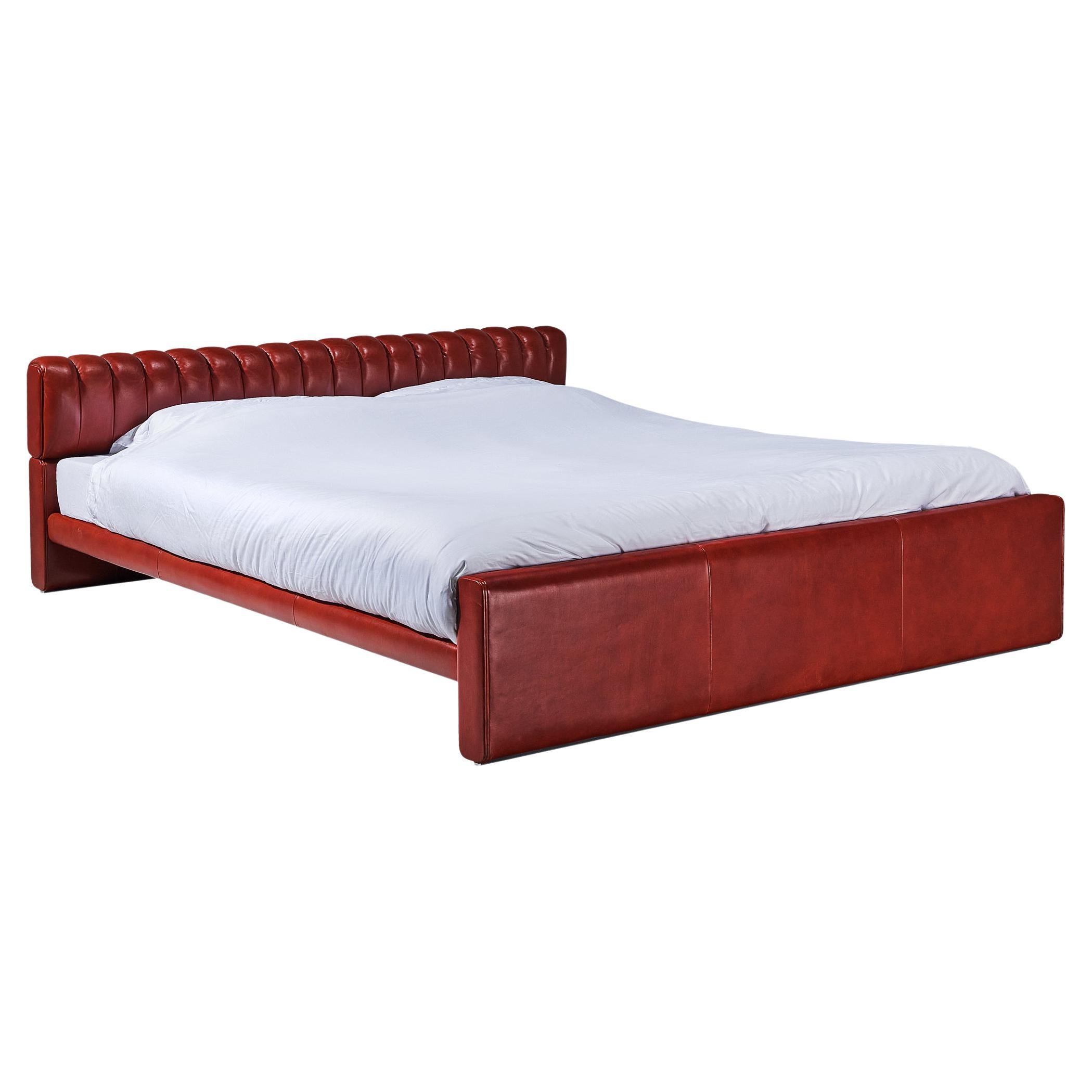 Luigi Massoni for Poltrona Frau Twin Bed Model 'Losange' in Red Leather