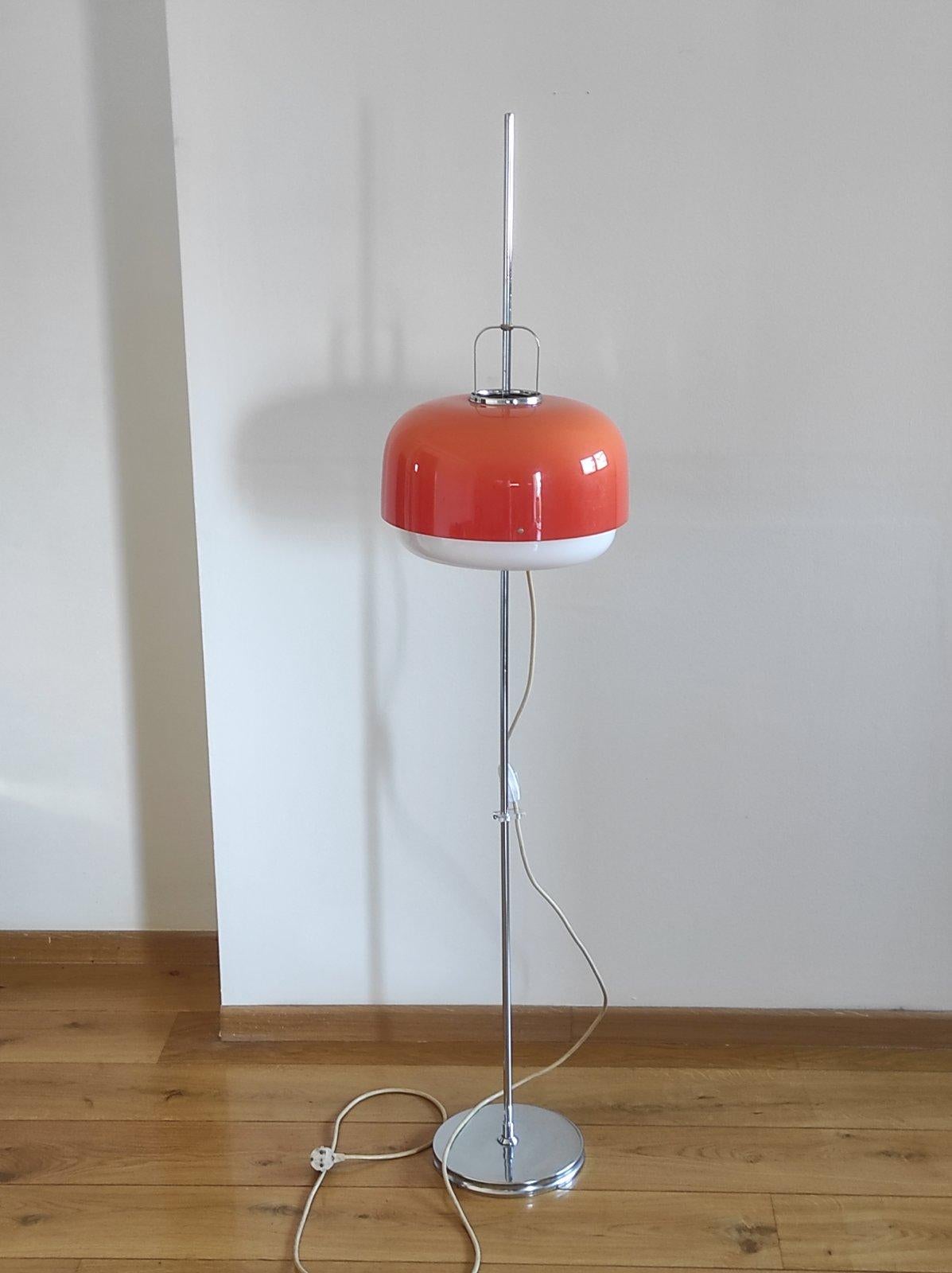 Luigi Massoni Lampadaire Medusa Pour Guzzini Meblo 1970 en vente 1