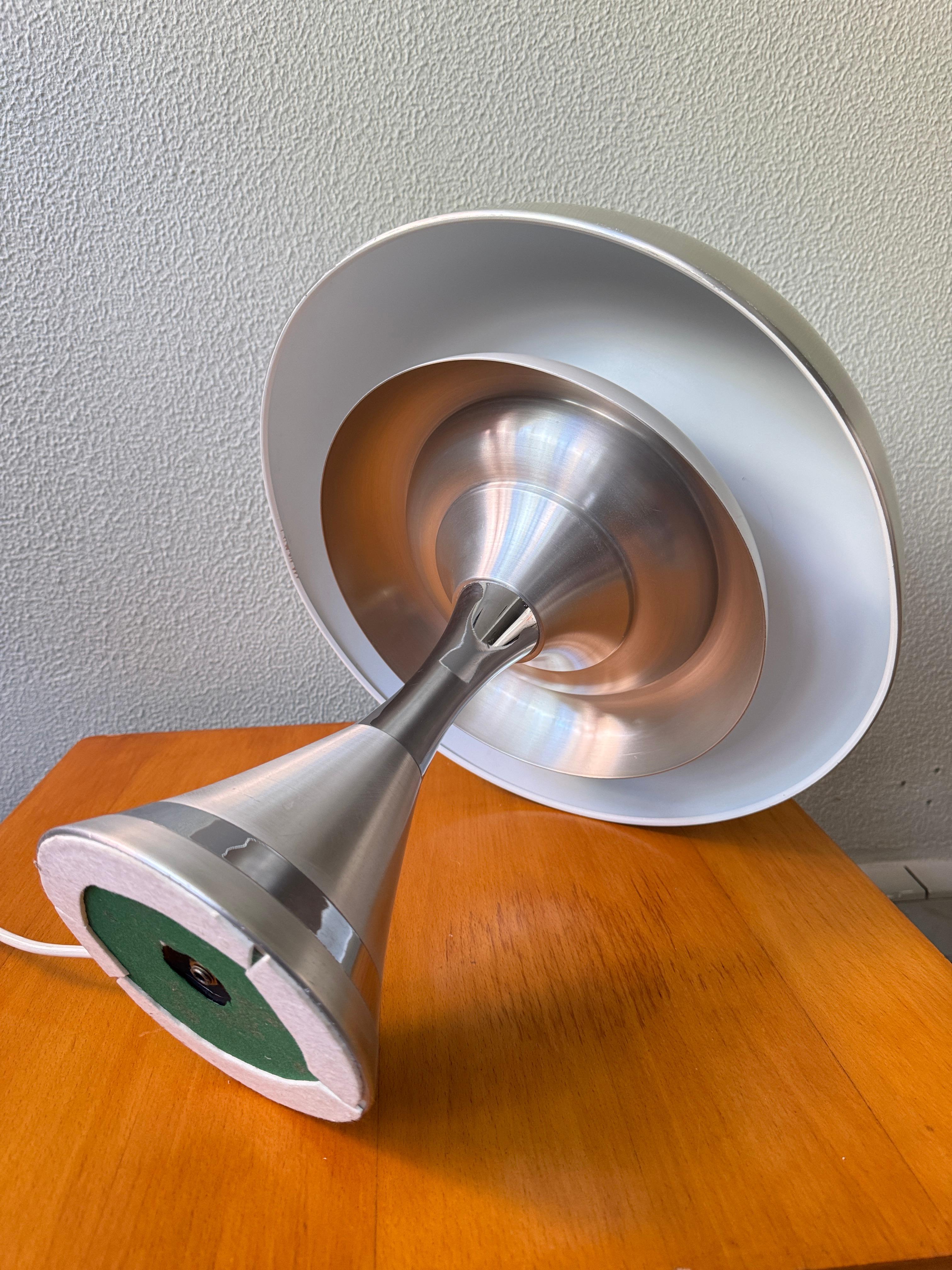 Luigi Massoni Pilz Tischlampe Harvey Guzzini Aluminium Chrom Italien 1970er im Angebot 10