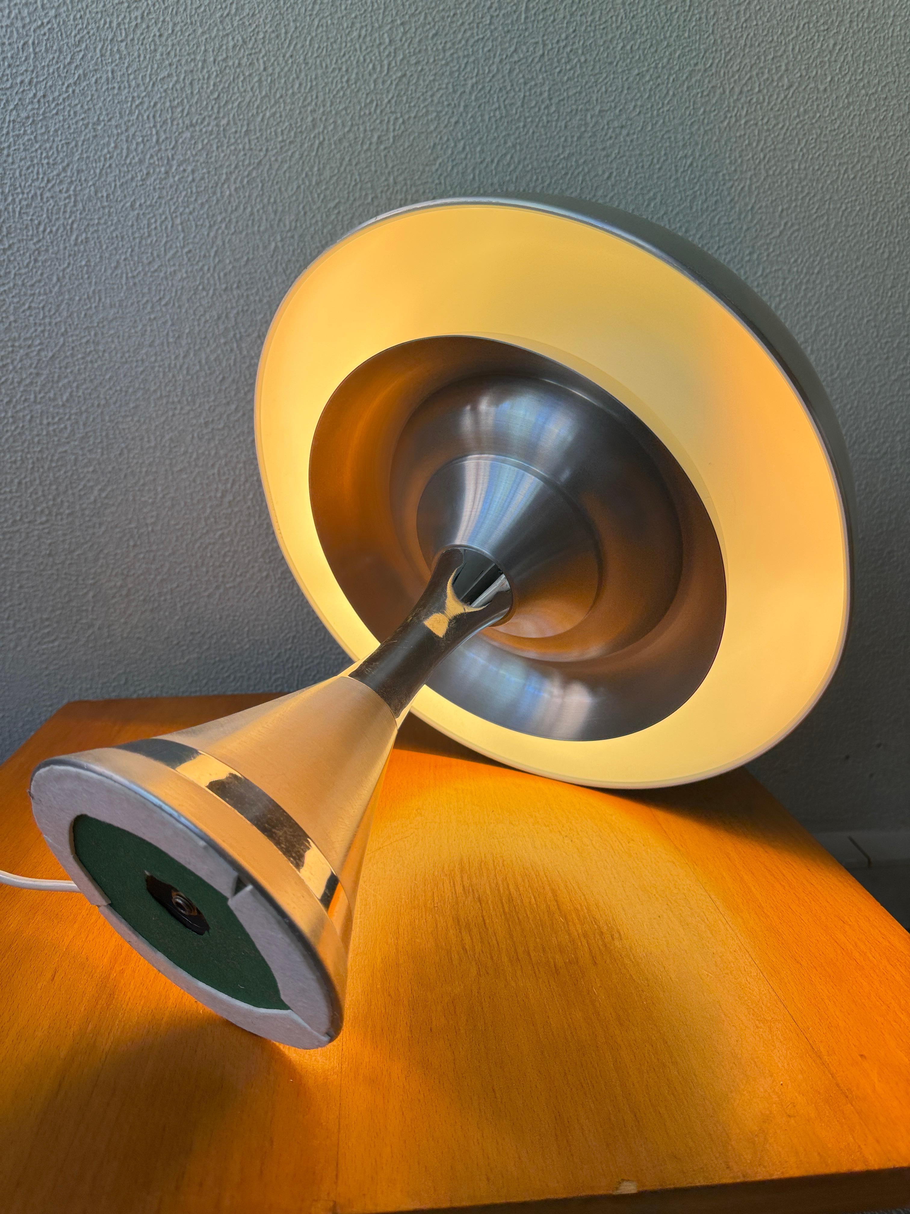 Luigi Massoni Pilz Tischlampe Harvey Guzzini Aluminium Chrom Italien 1970er im Angebot 11