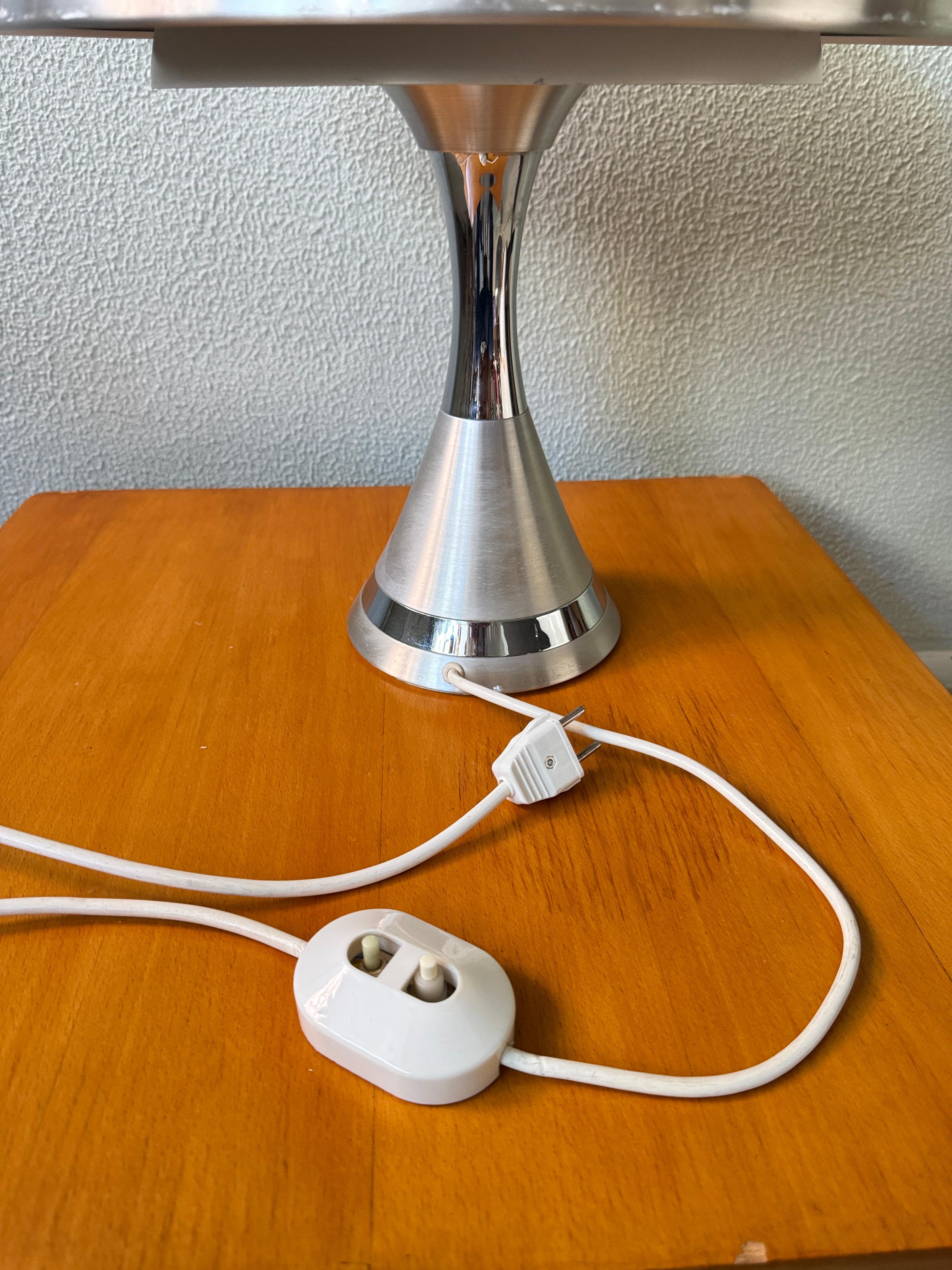 Luigi Massoni Pilz Tischlampe Harvey Guzzini Aluminium Chrom Italien 1970er im Angebot 15