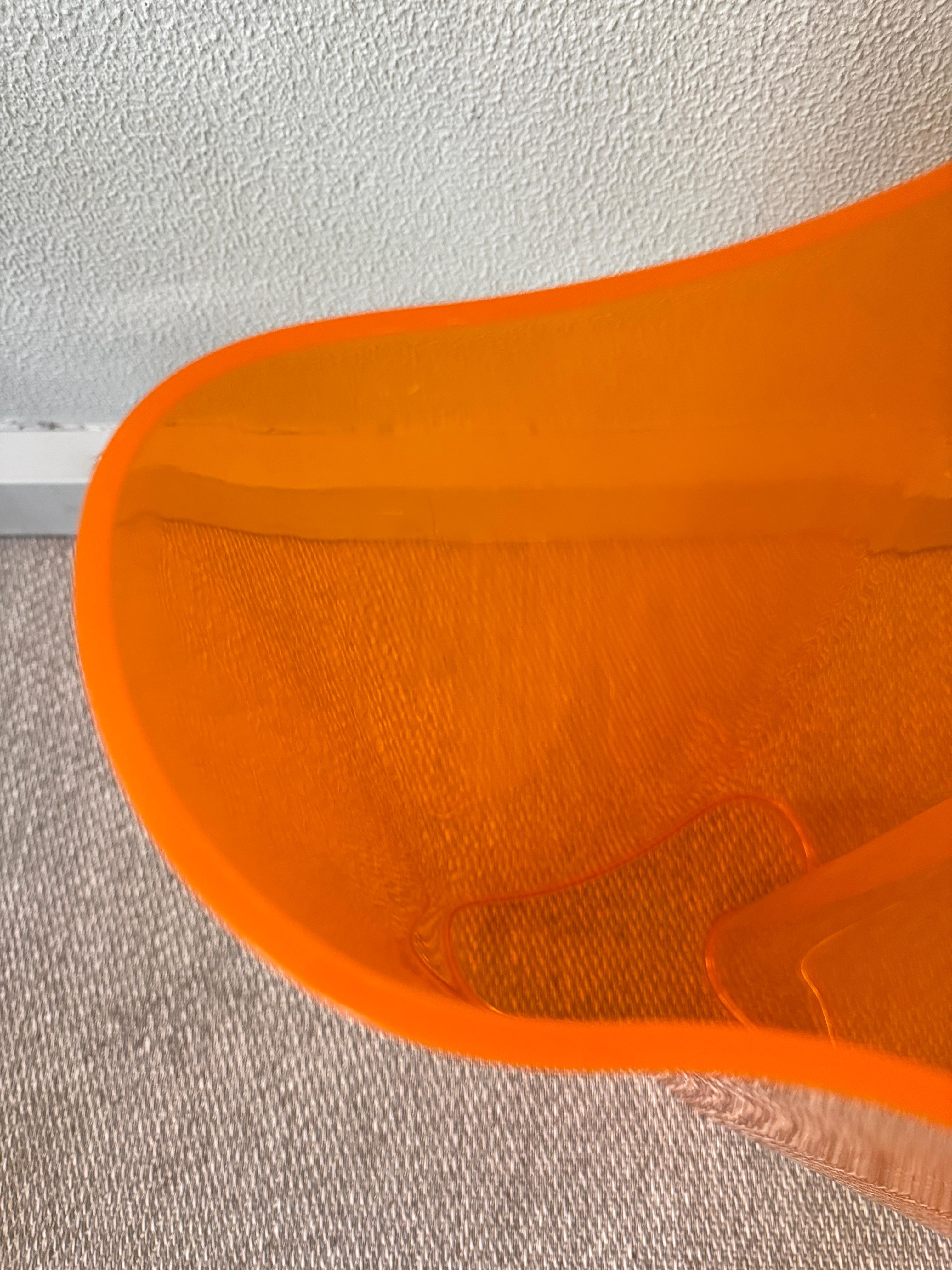 Porte-parapluies en plexiglas orange de Luigi Massoni pour Guzzini, Italie, années 1970 en vente 3