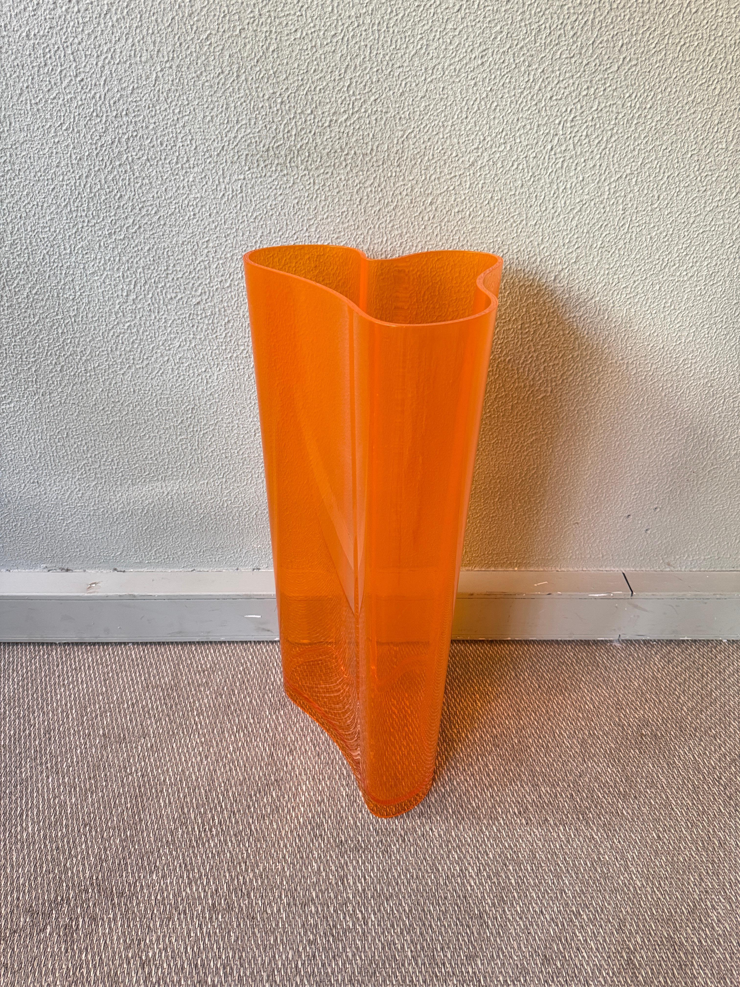 Porte-parapluies en plexiglas orange de Luigi Massoni pour Guzzini, Italie, années 1970 Bon état - En vente à Lisboa, PT