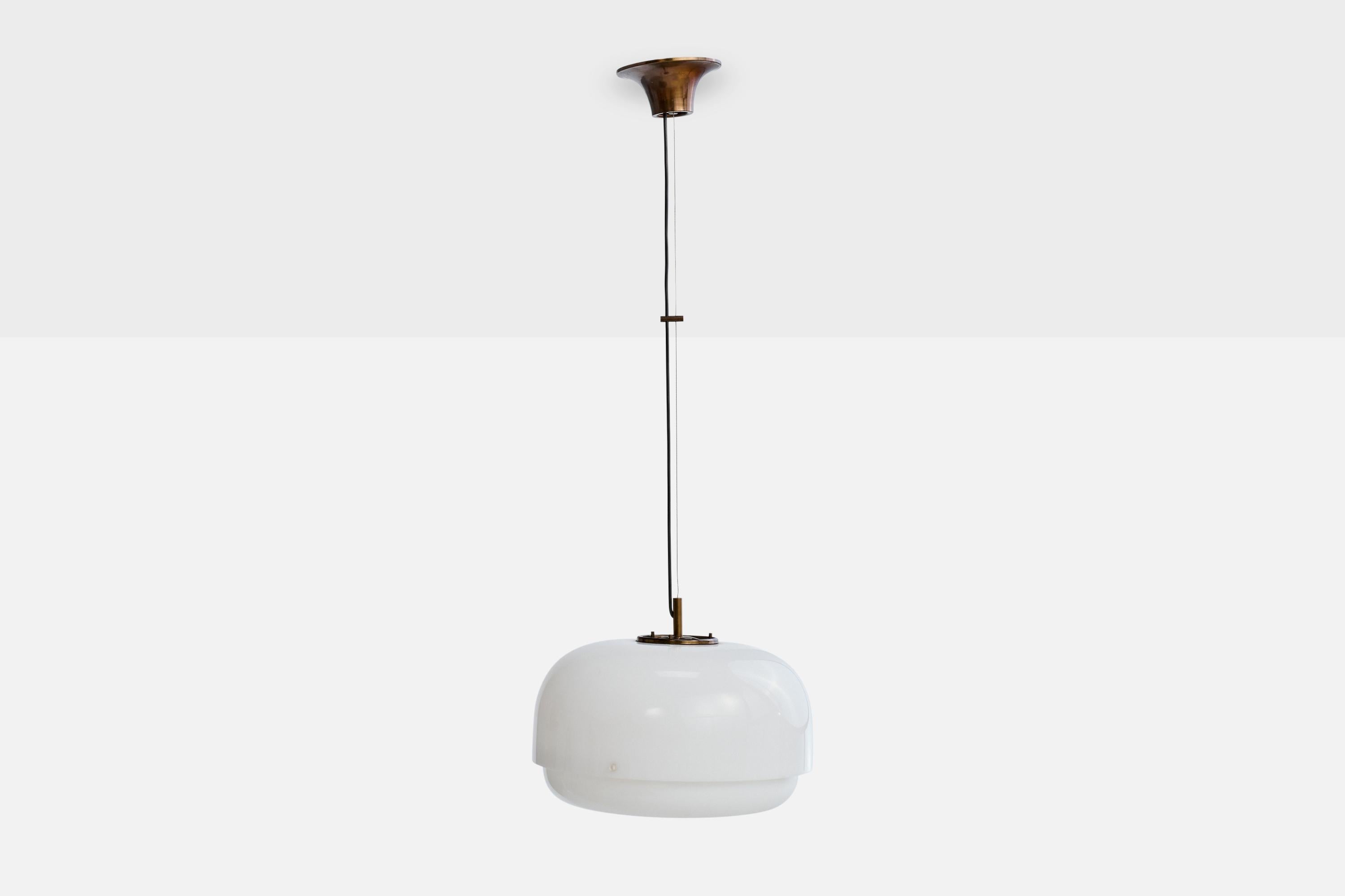 Mid-Century moderno Luigi Massoni, Pendant Light, Acrylic, Brass, Italy, 1970s in vendita