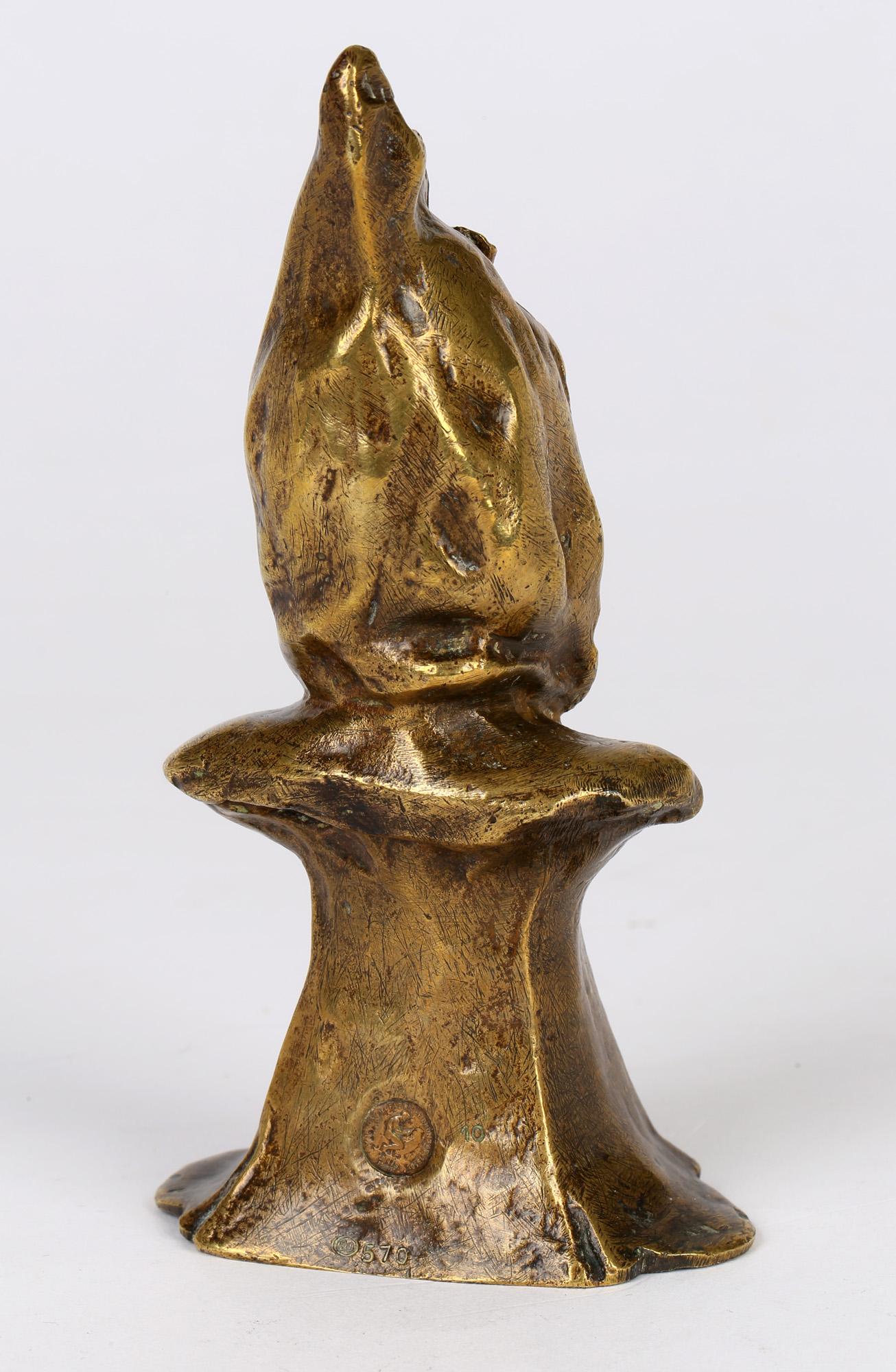 Luigi Melchiorre Busto di bambino in bronzo dorato italiano con cappellino in vendita 6