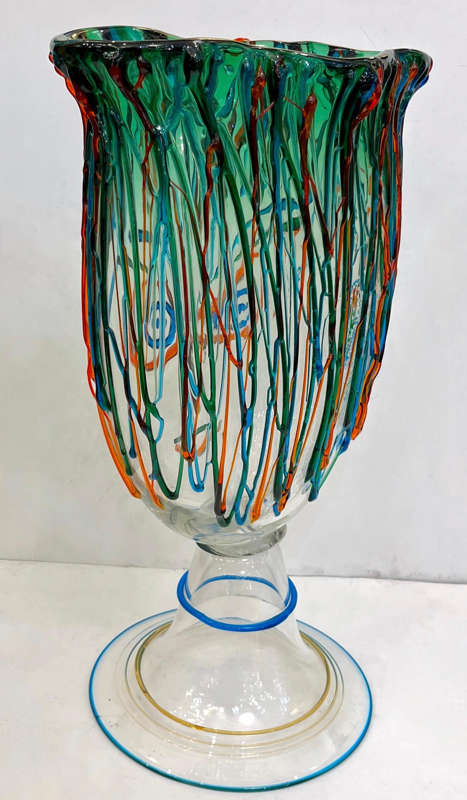Luigi Mellara Picasso Homage italien vase sculpté en verre de Murano vert et bleu en vente 13