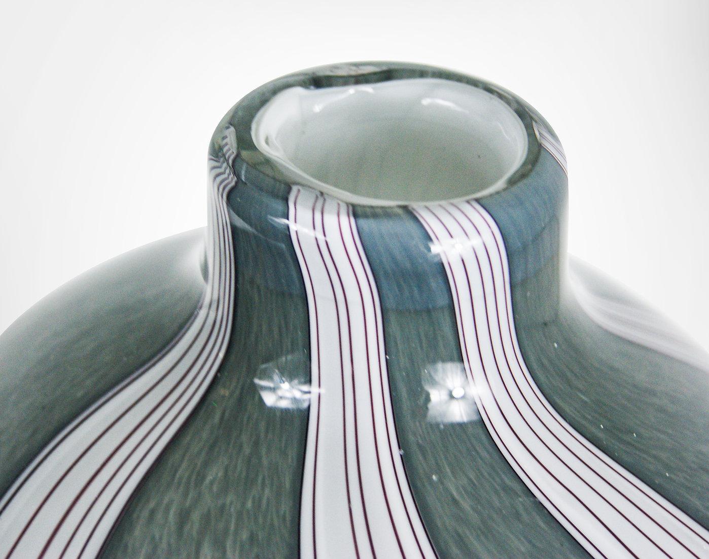 Mid-Century Modern Luigi Onesto Murano Glass Sommerso Vase à parois épaisses Signé 3.7kg en vente